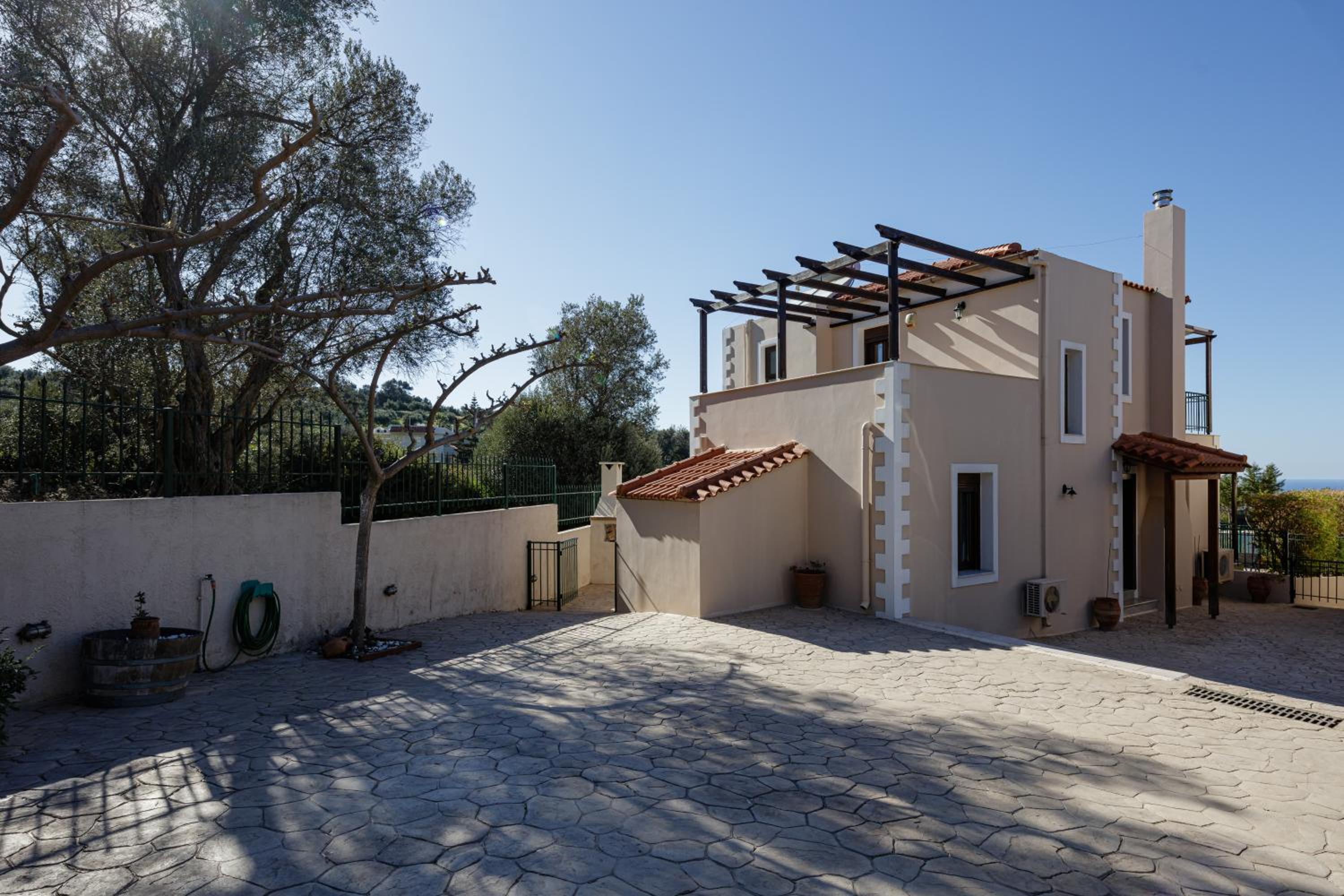 Three-Bedroom Villa photo 2