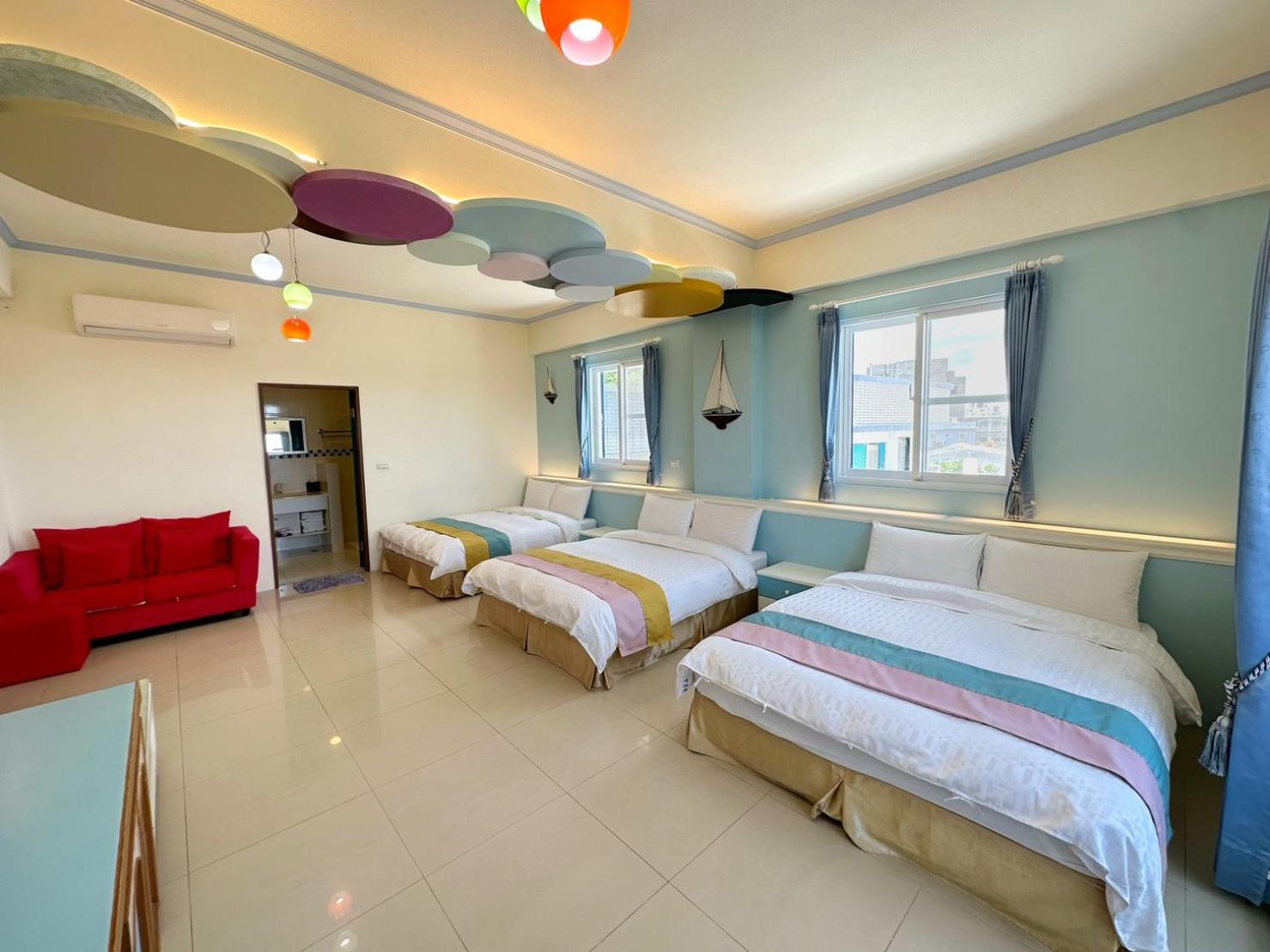 Family Room with Balcony photo 1