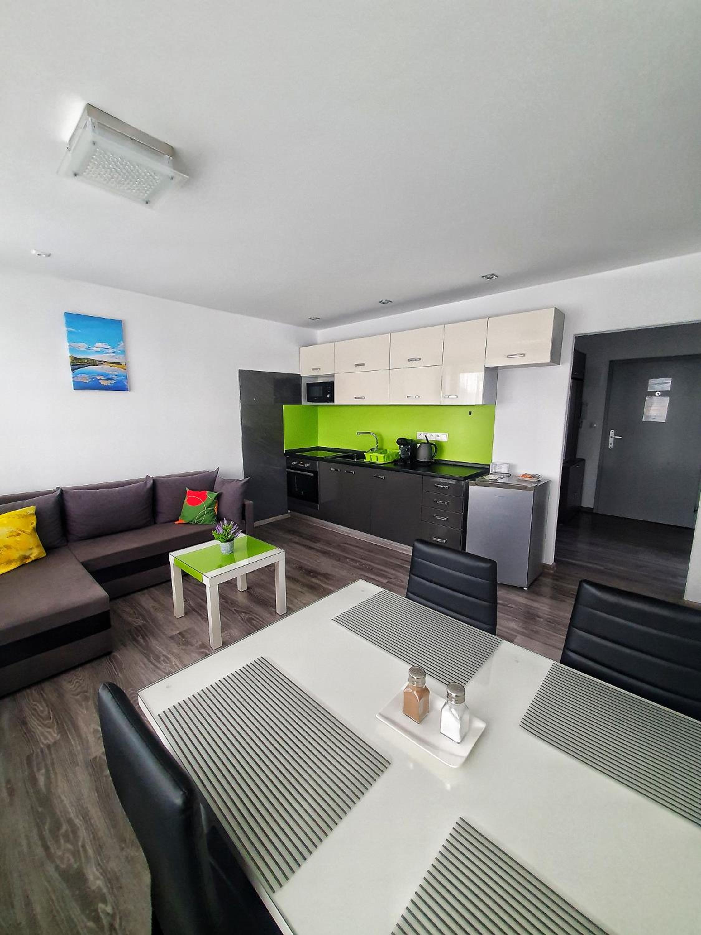 One-Bedroom Apartment - Photo 16