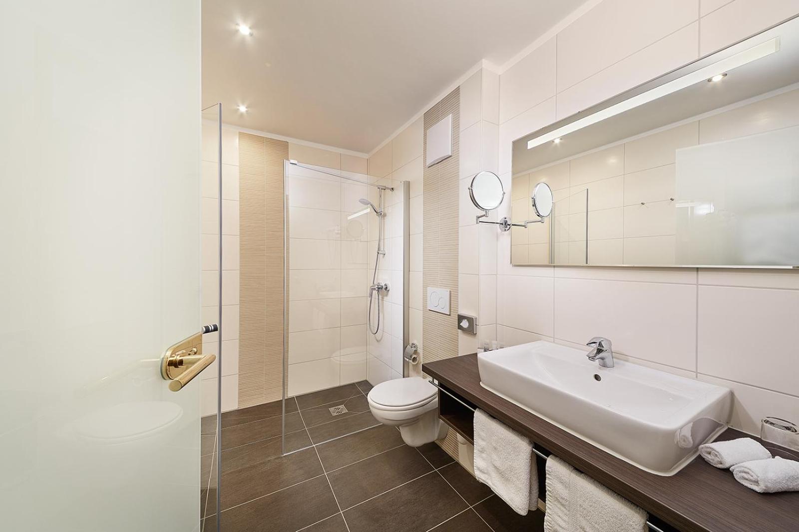 Deluxe Double or Twin Room with Balcony photo 2
