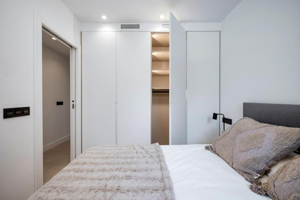 Three-Bedroom Apartment photo 2