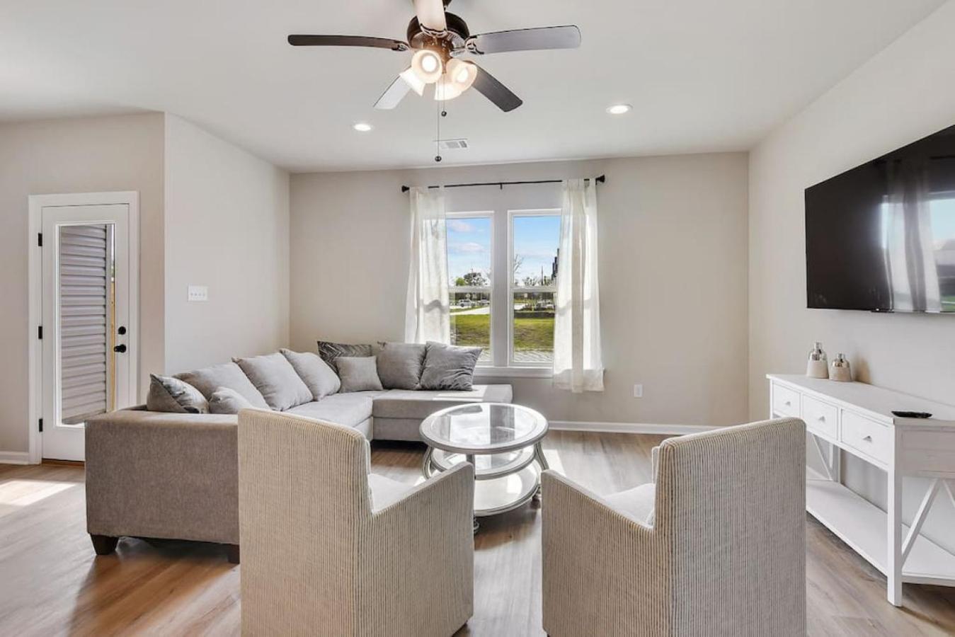 Three-Bedroom Townhouse photo 1