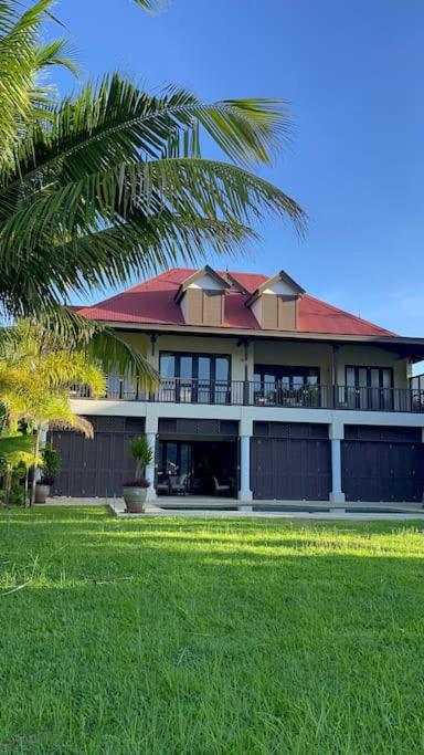 Villa photo 2