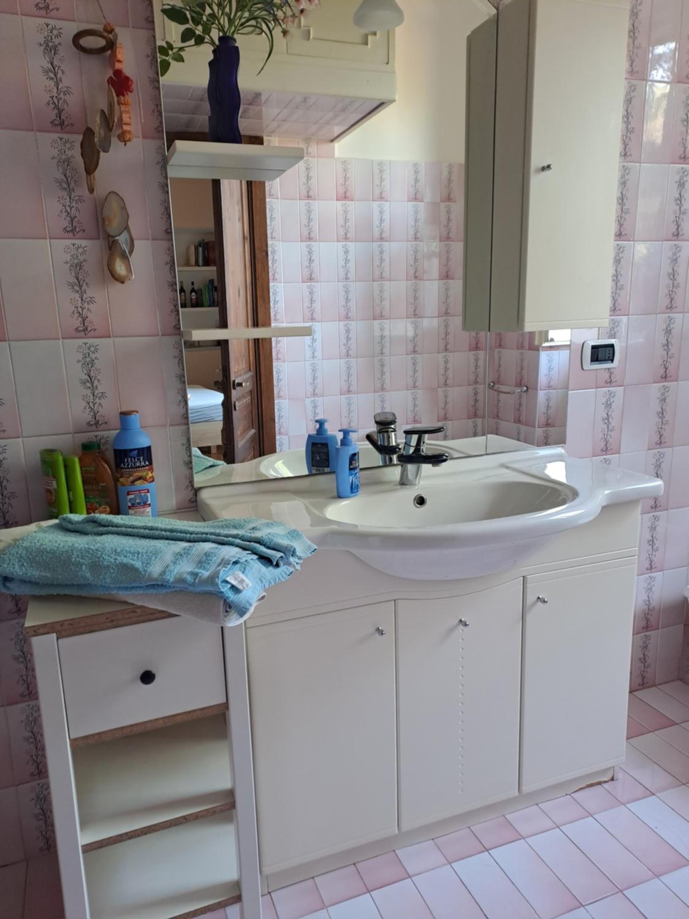 Double Room with Private Bathroom - Photo 8