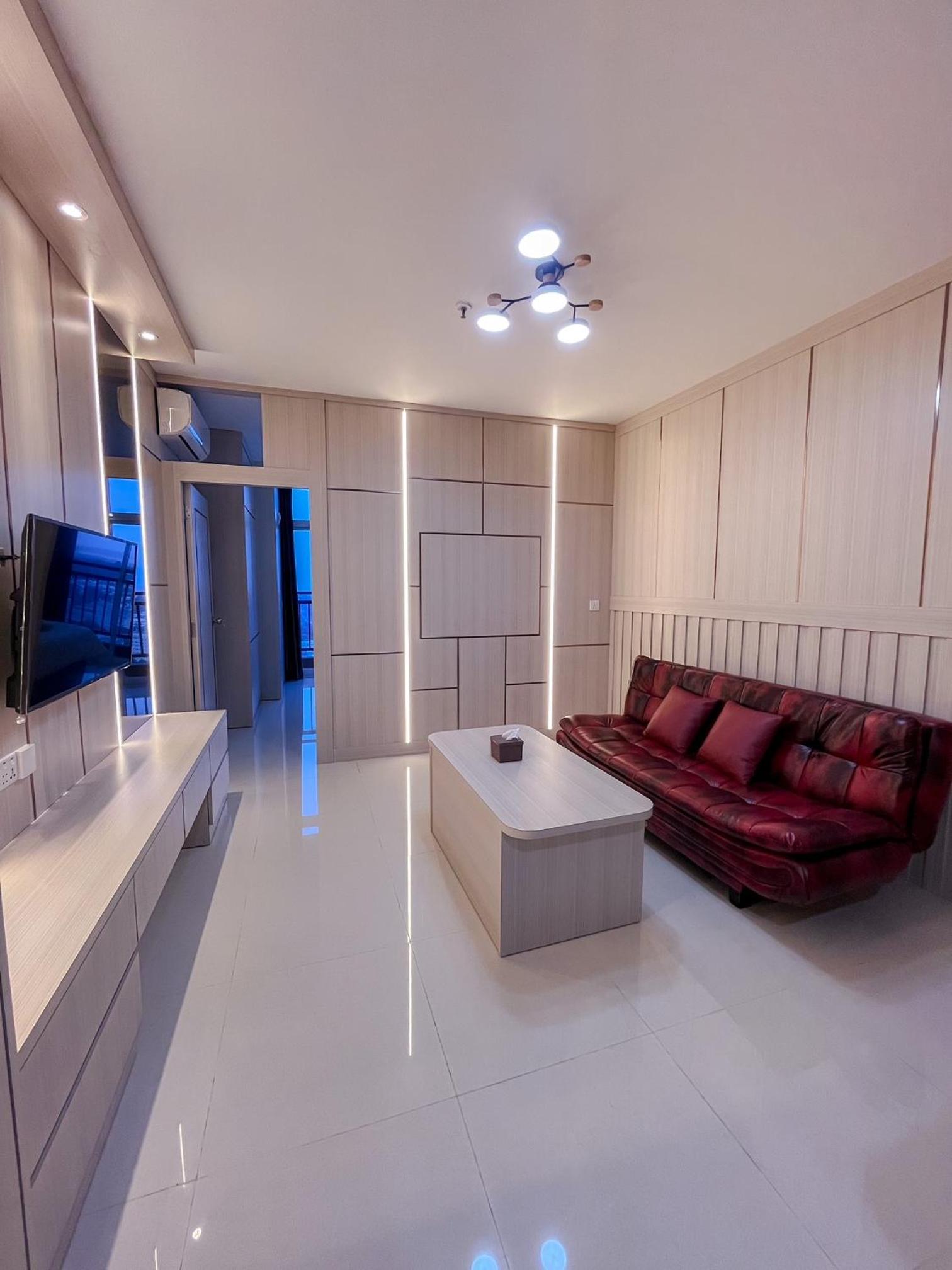 One-Bedroom Apartment photo 1