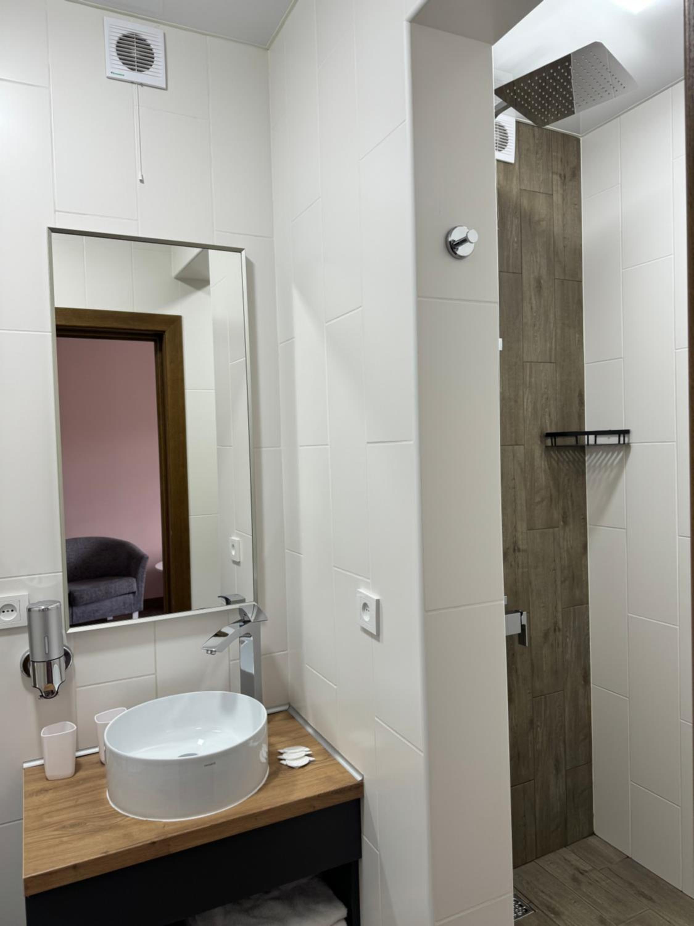 Standard Triple Room photo 3