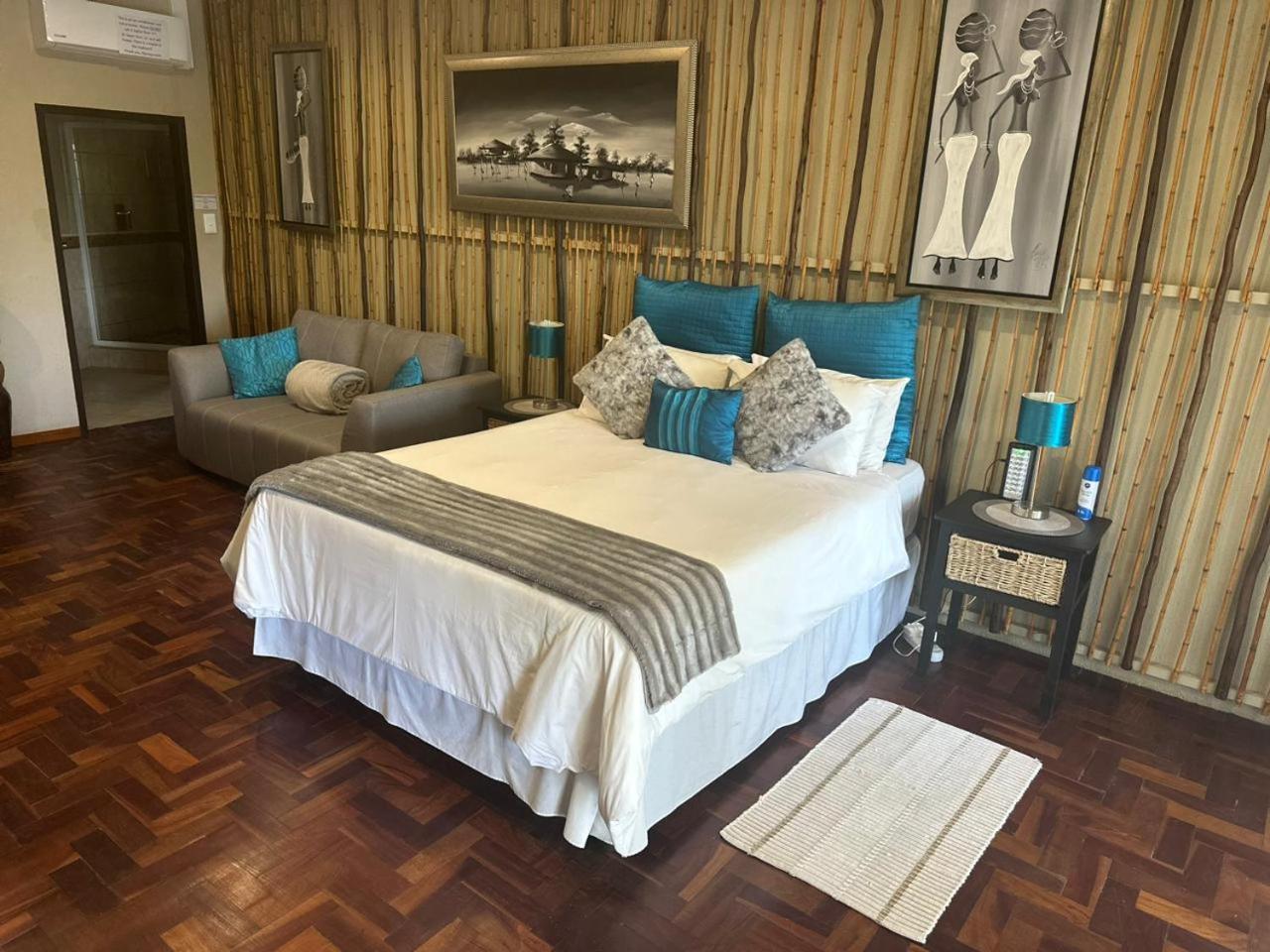 Deluxe Double Room with Shower photo 1