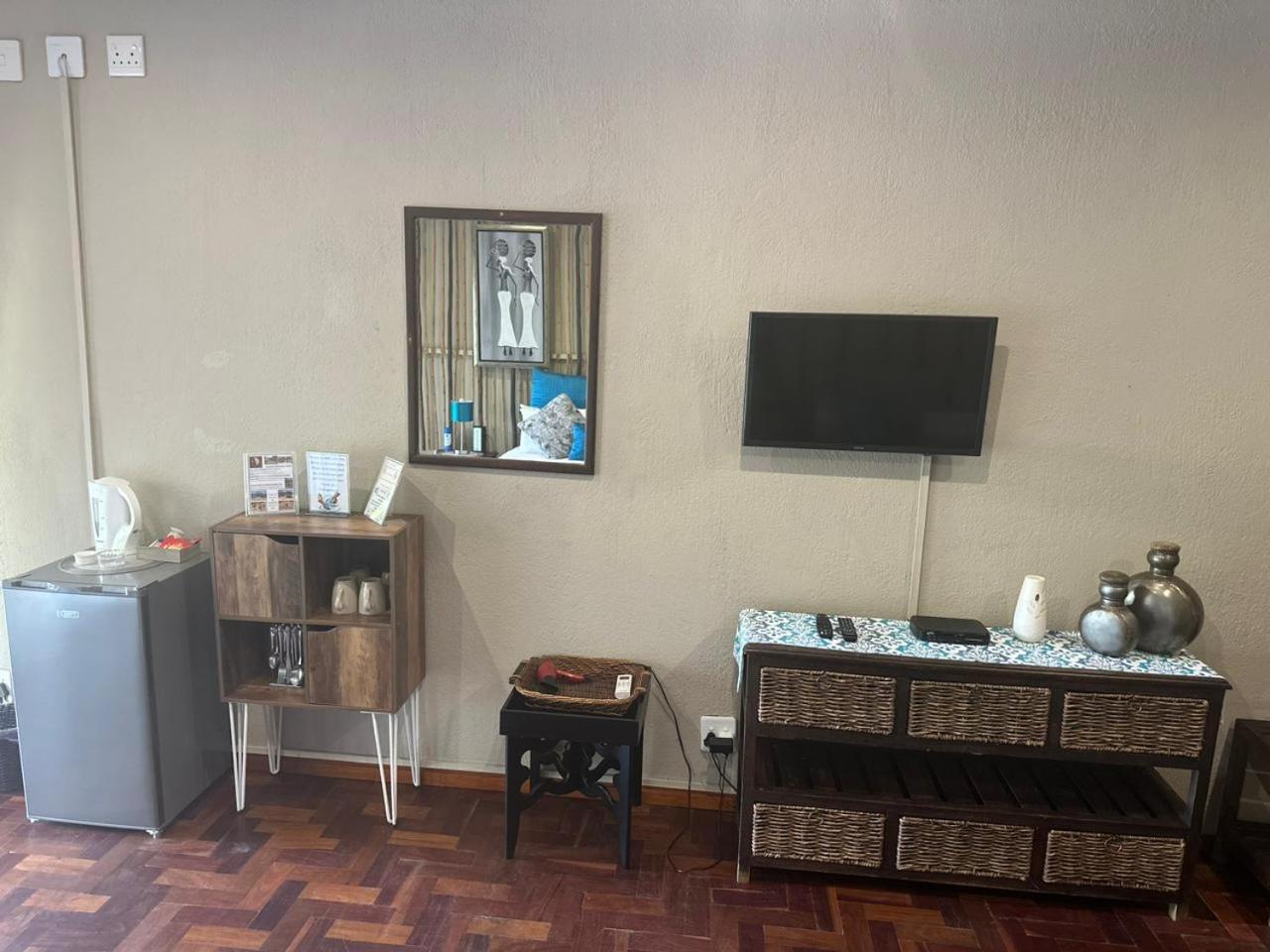Deluxe Double Room with Shower photo 3