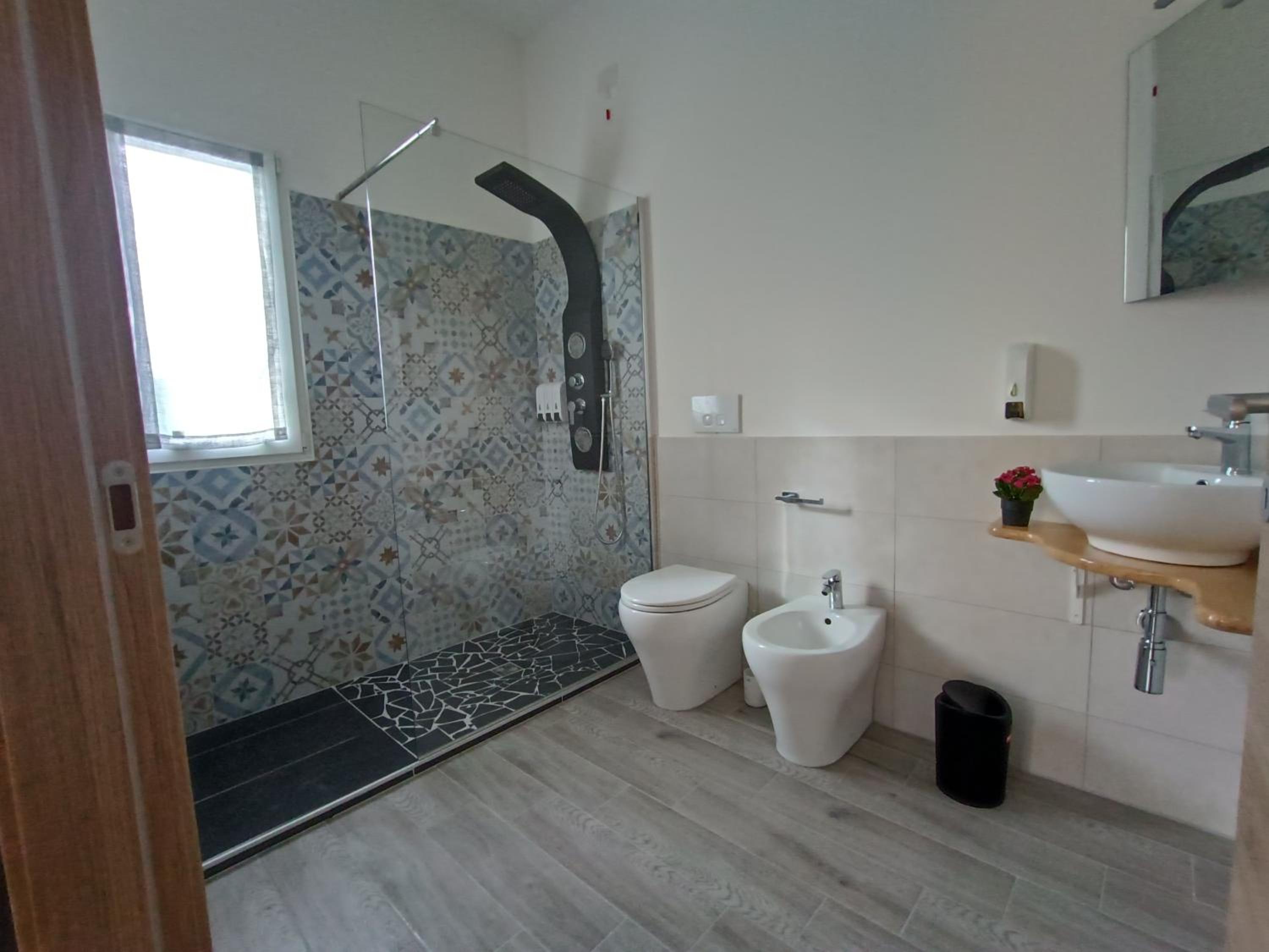 Large Double Room photo 3