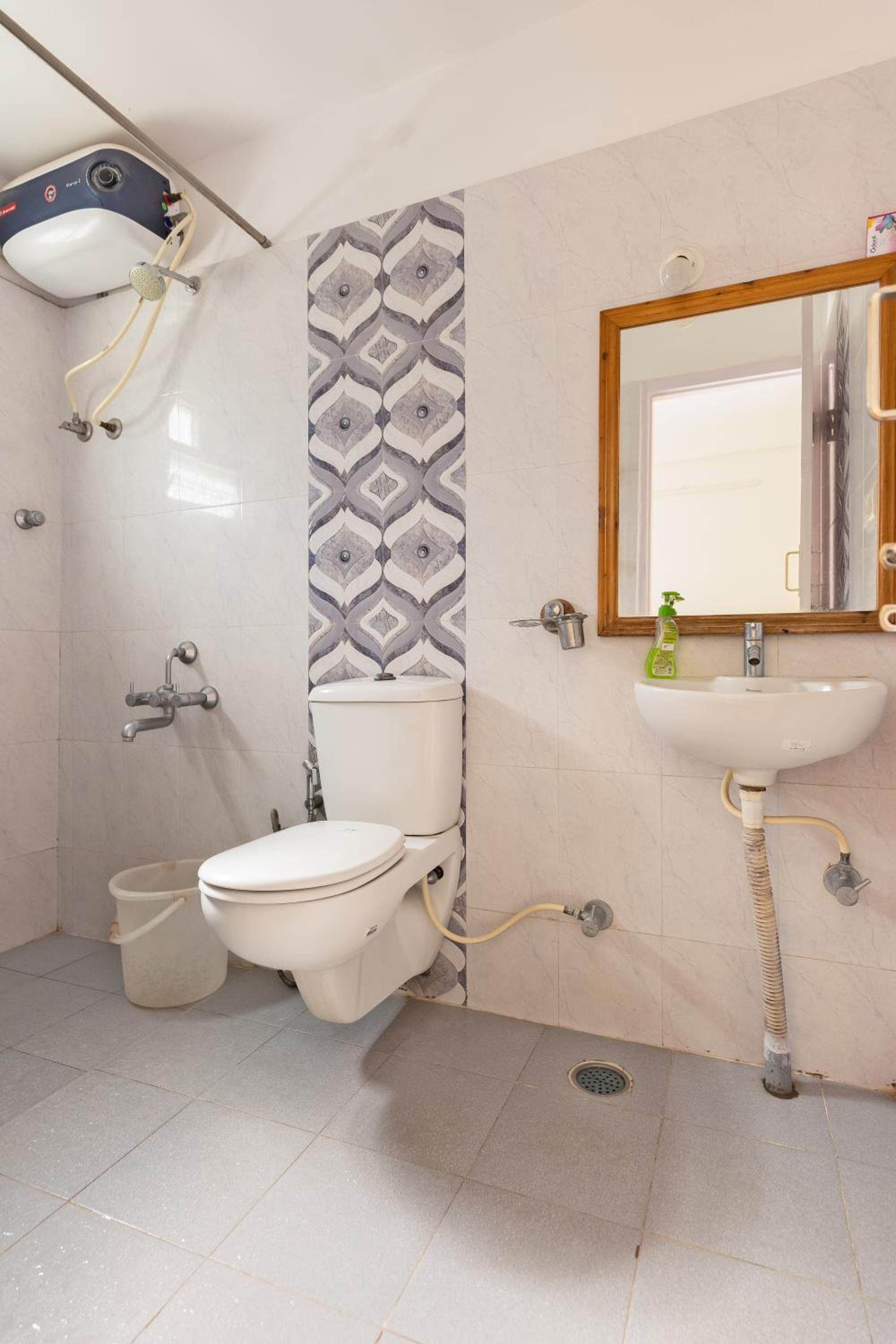 One-Bedroom Apartment - Photo 9