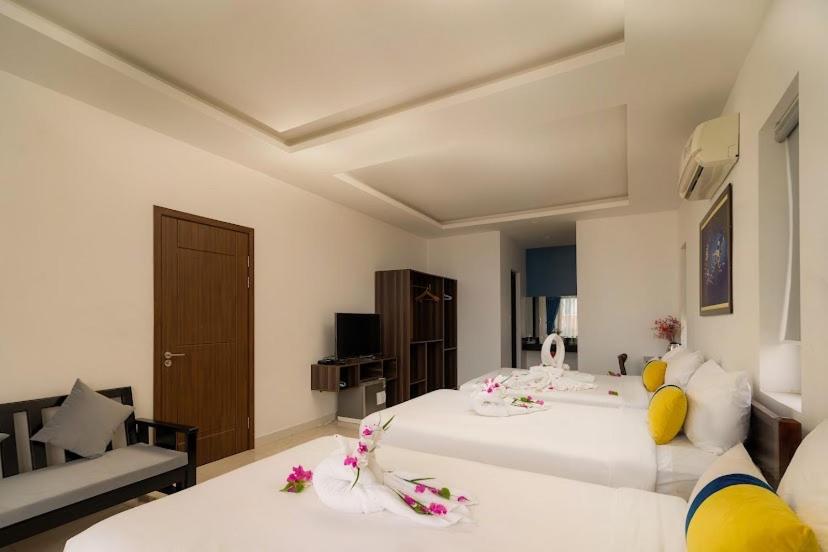 Deluxe Family Room with Balcony
