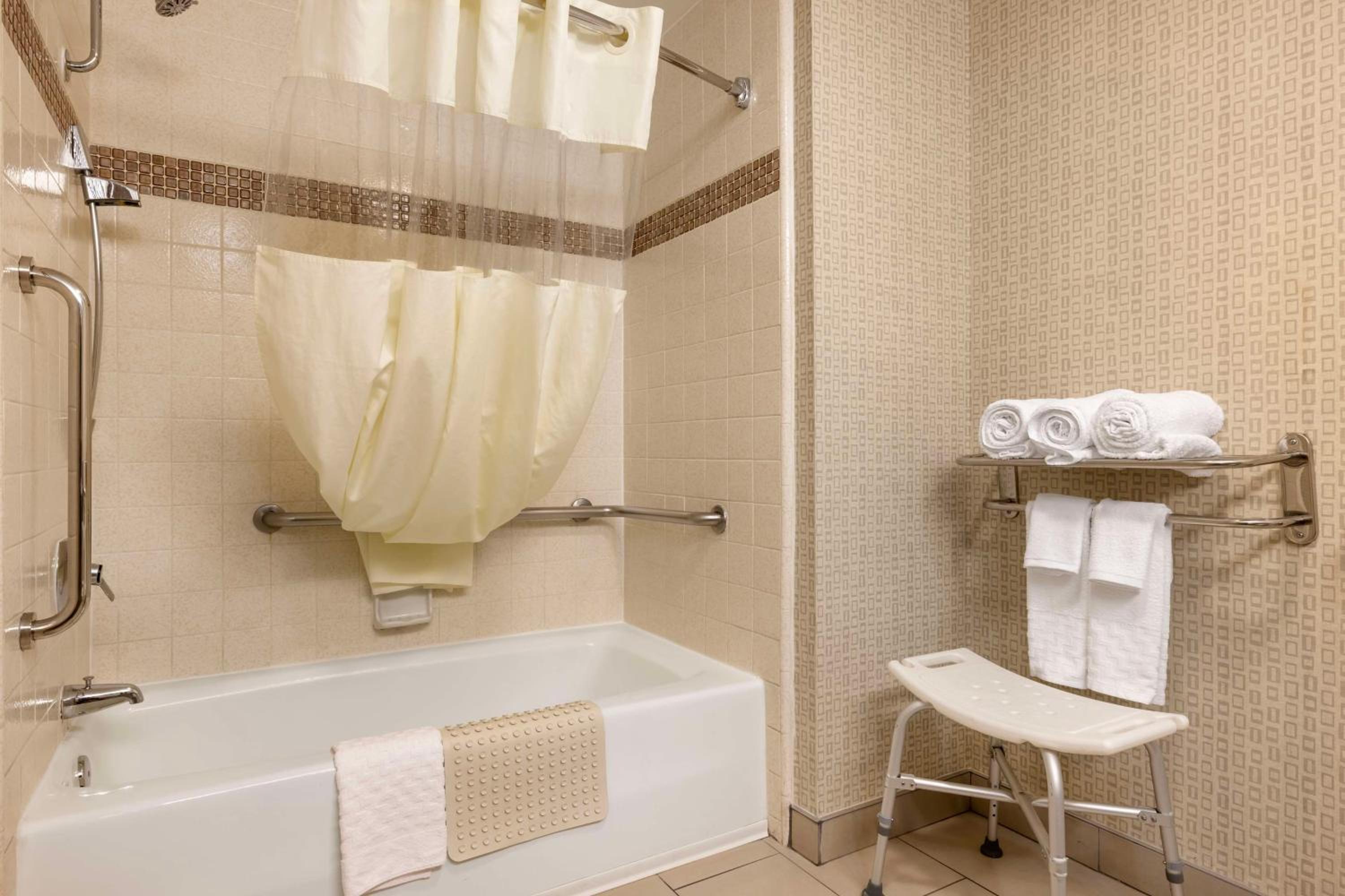 King Room - Disability Access - Photo 2