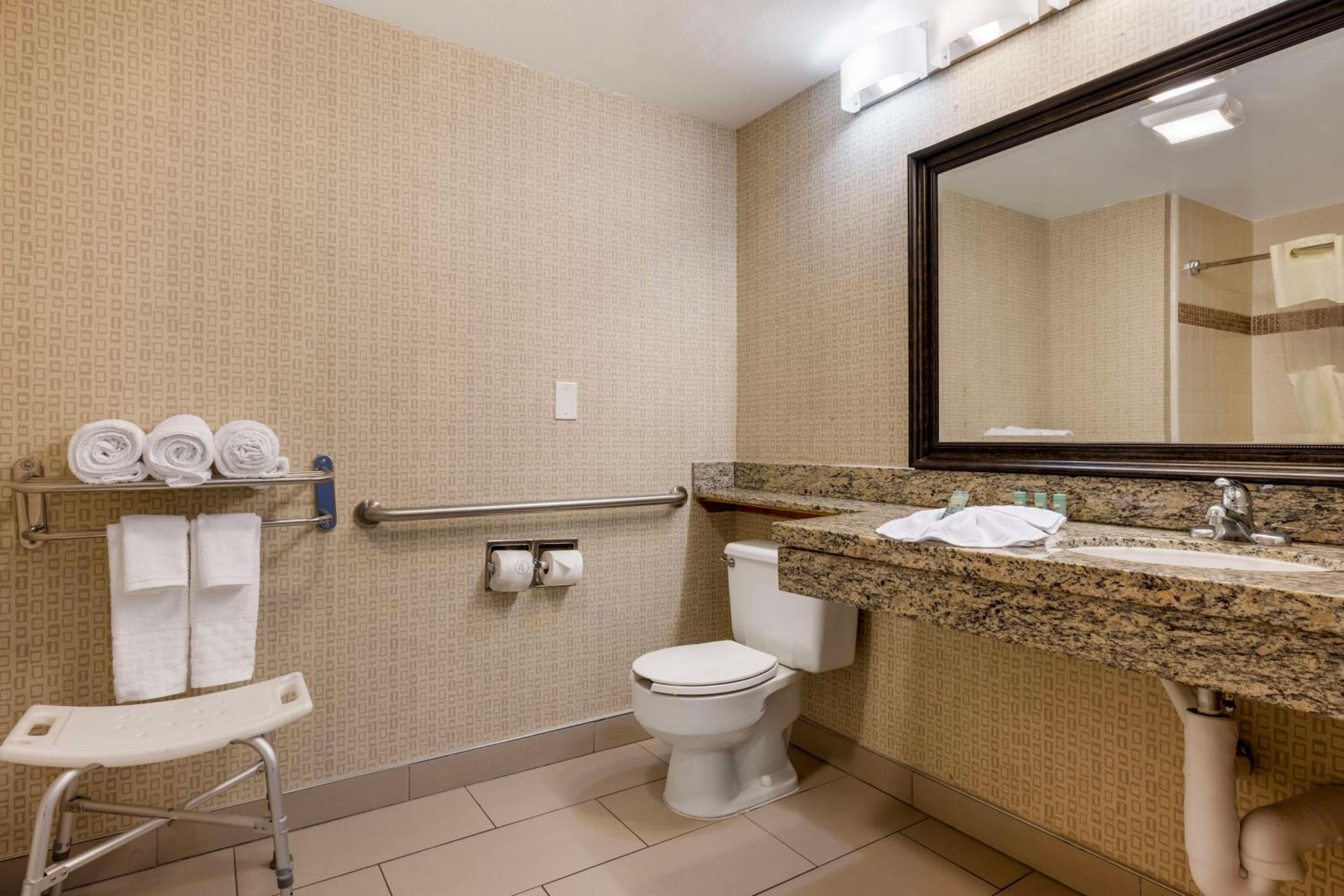 King Room - Disability Access - Photo 3