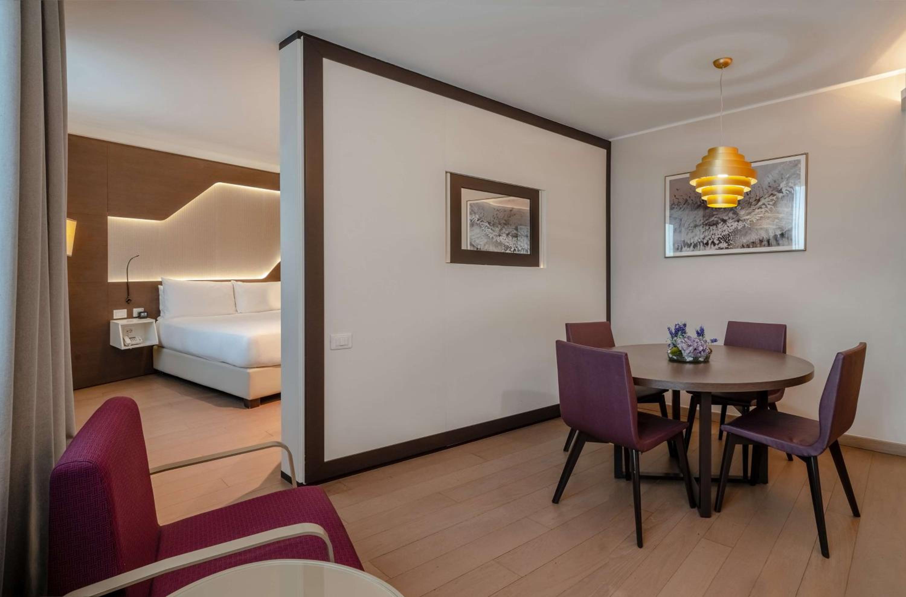 One-Bedroom King Suite photo 3