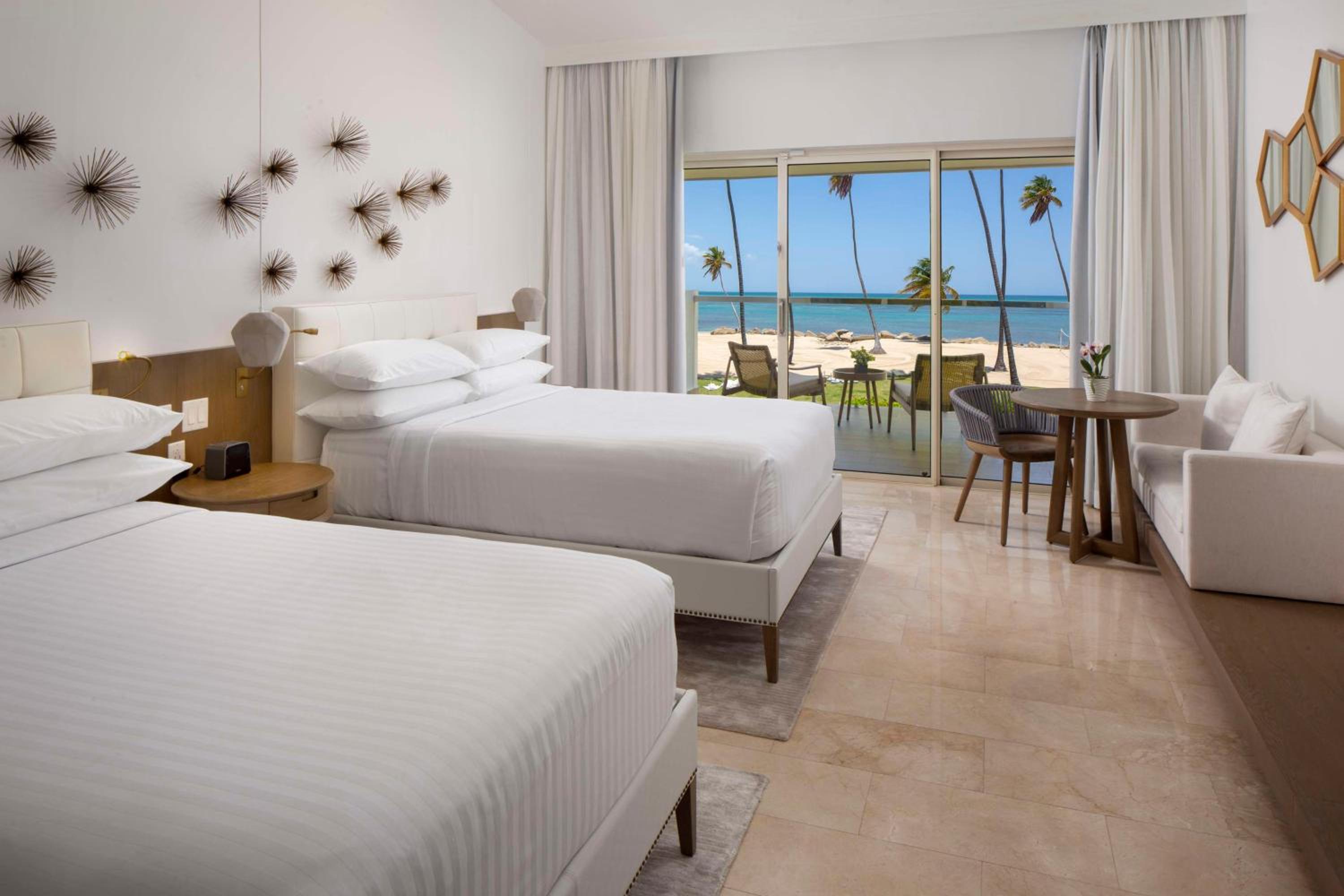 Double Room with Two Double Beds and Ocean View - Photo 1