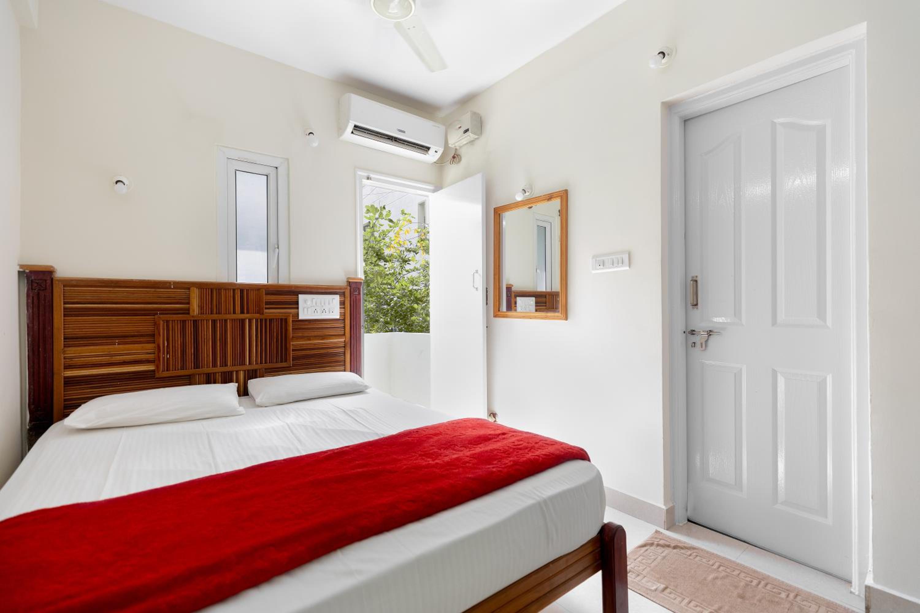 One-Bedroom Apartment - Photo 20