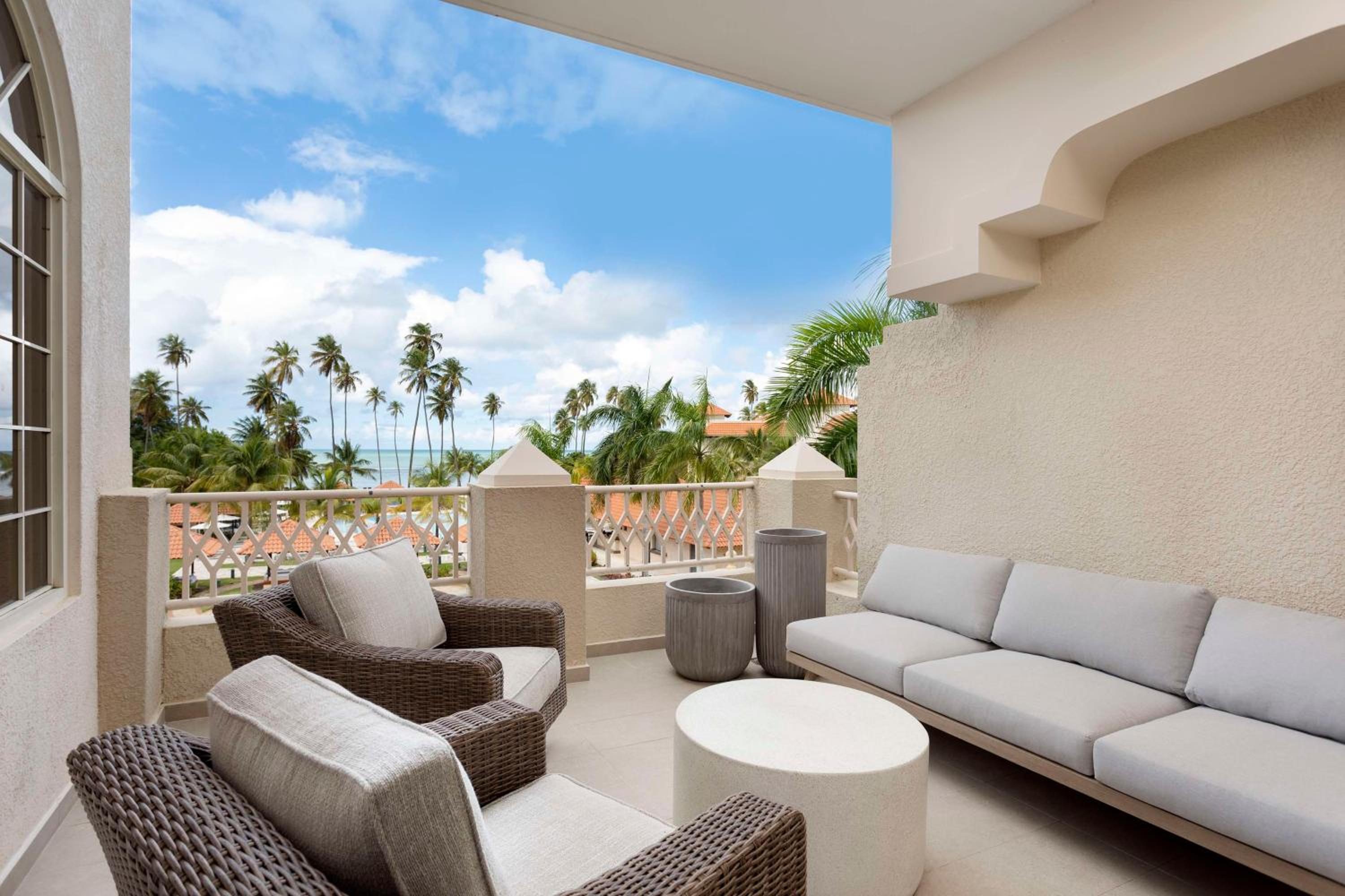 Premier Villa with King Bed - Photo 8