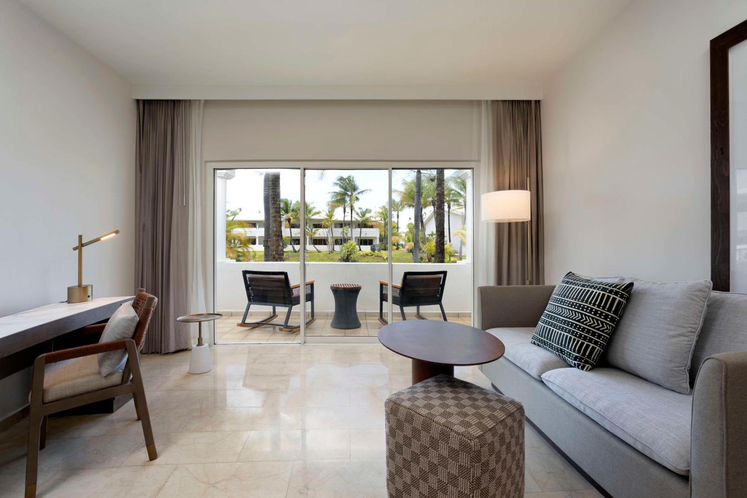 Deluxe King Room with Garden View - Photo 1