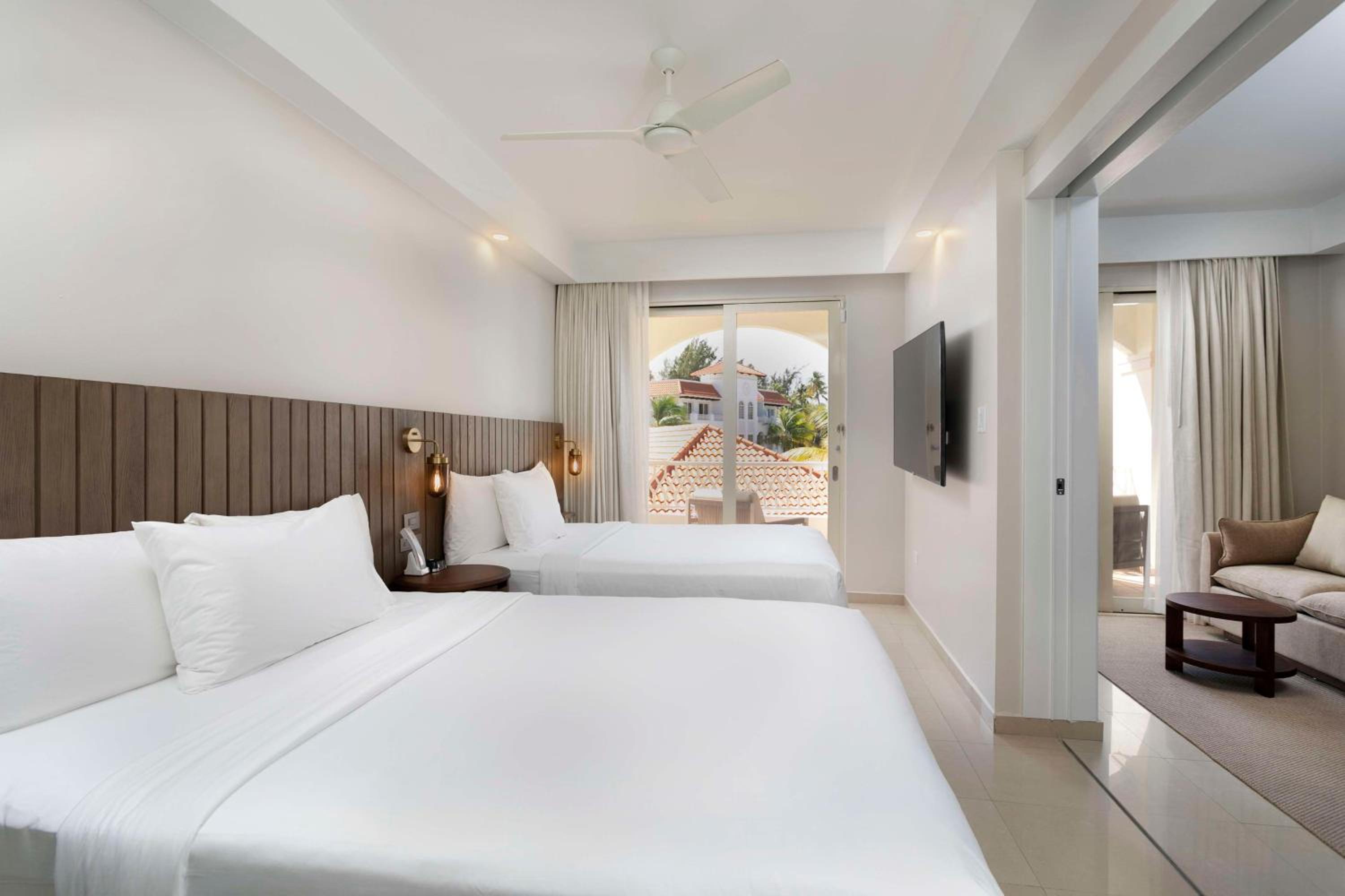 Deluxe Villa with Two Queen Beds - Photo 7