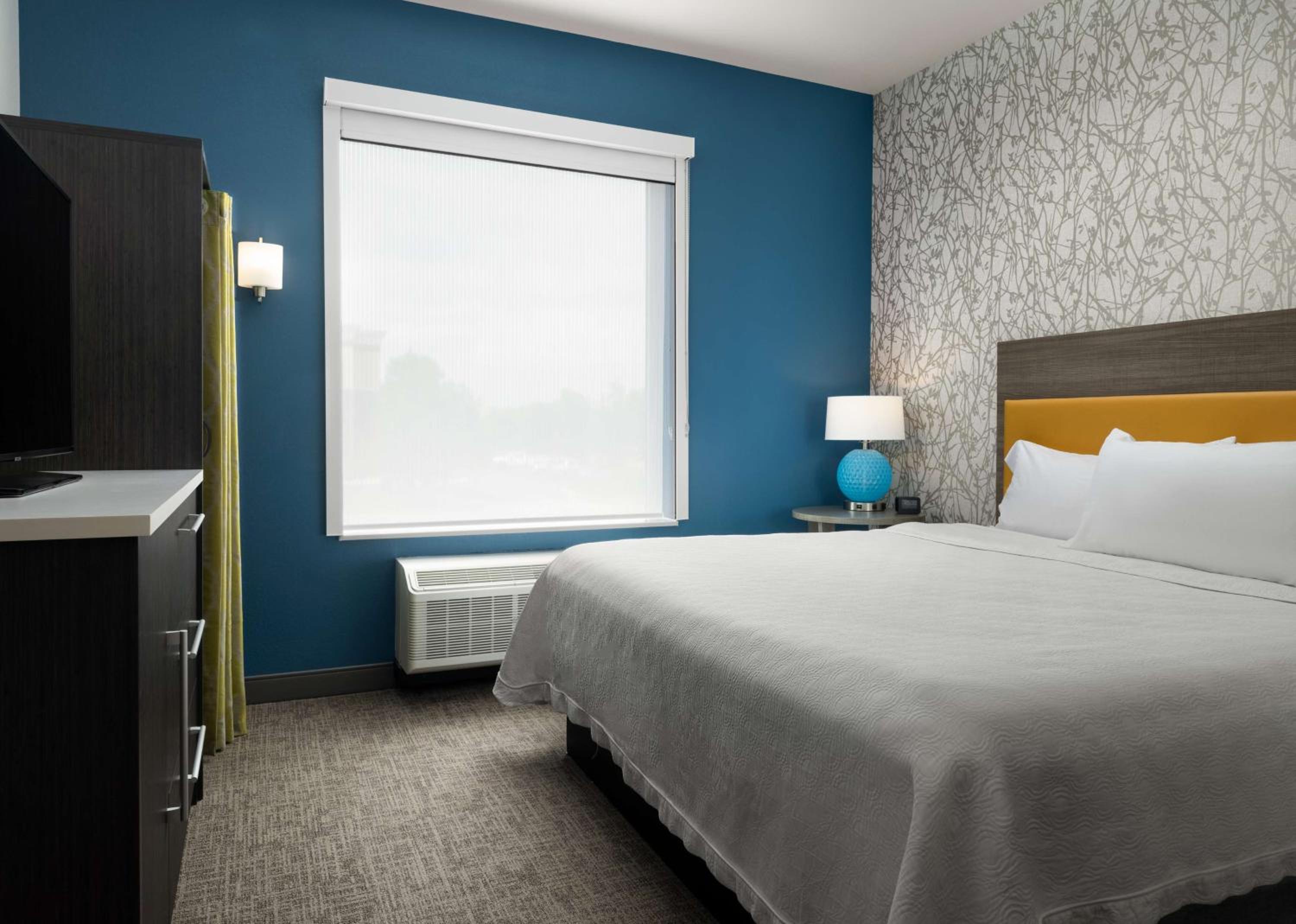 One-Bedroom King Suite - Non-Smoking - Photo 3