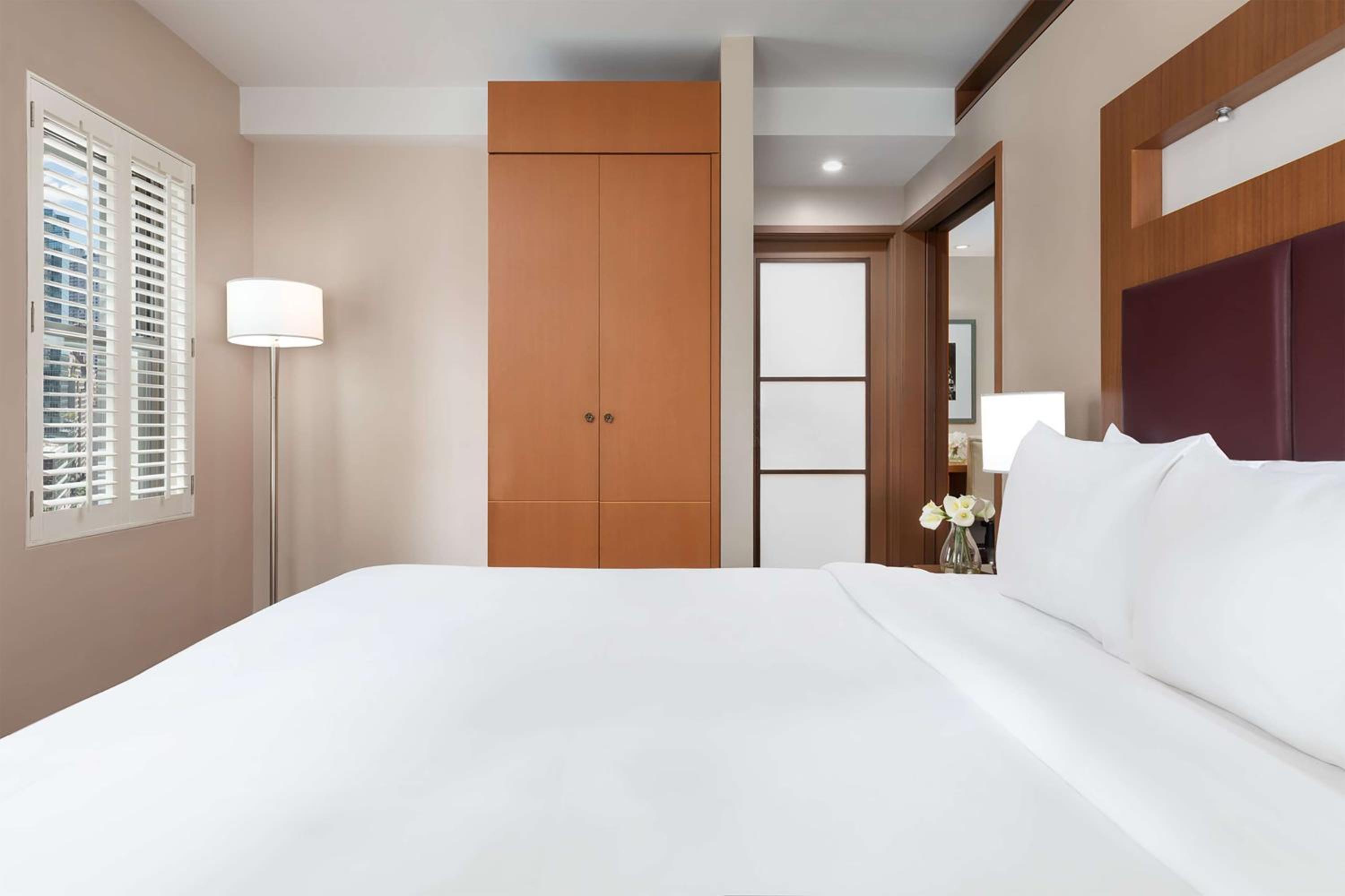 Carriage House Suite thumbnail 6