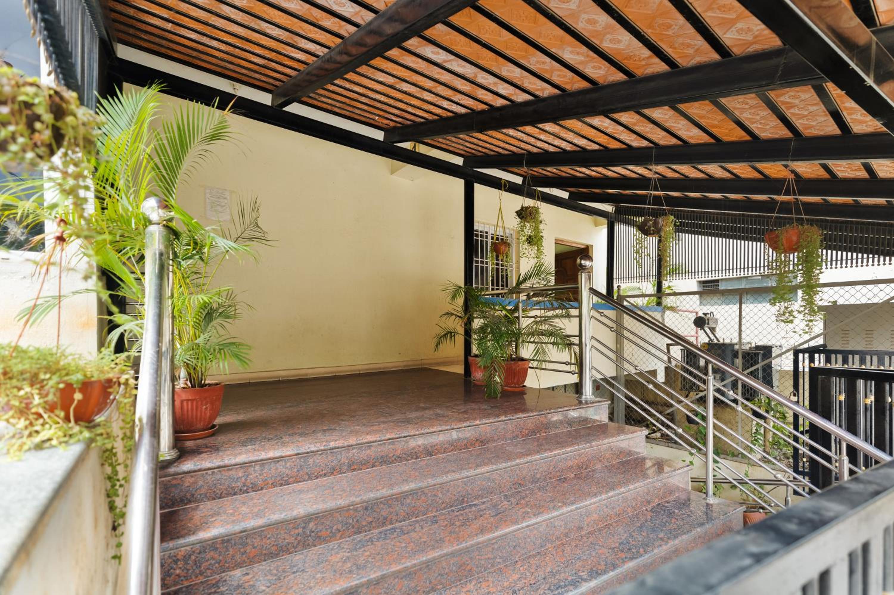 One-Bedroom Apartment - Photo 8