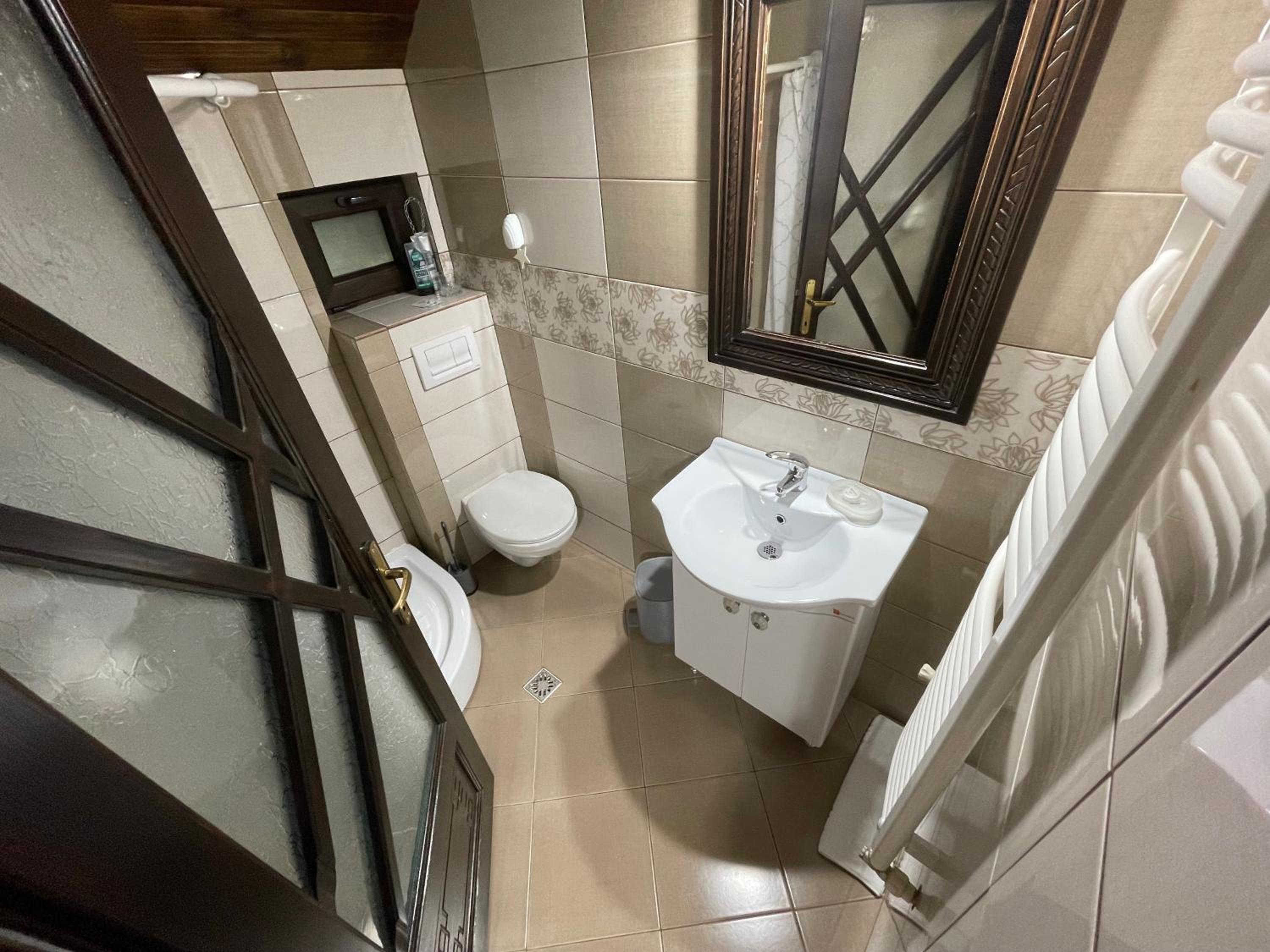 Double Room with Private Bathroom photo 2