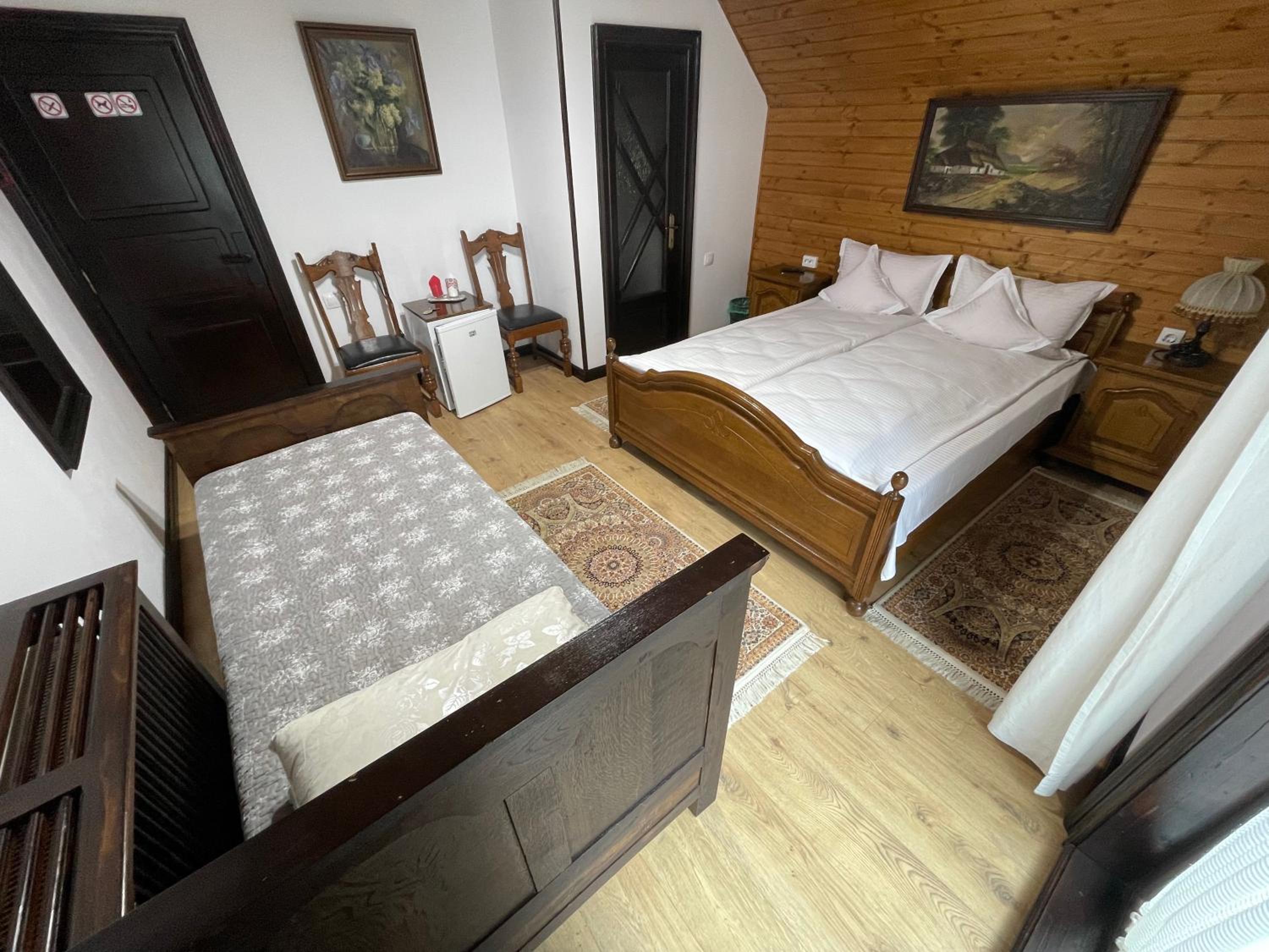 Triple Room with Private Bathroom photo 3