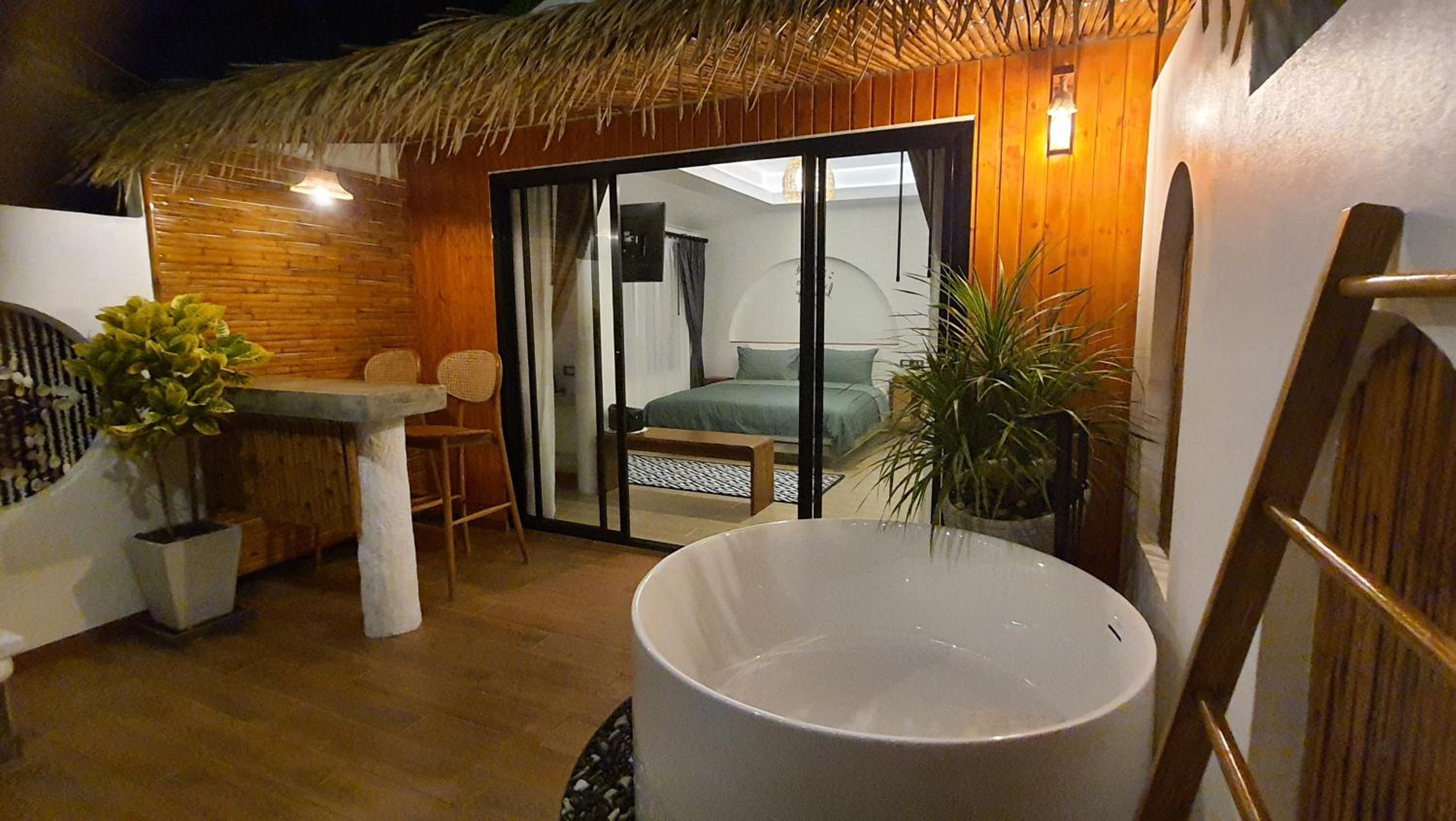 King Suite with Sea View - Photo 4
