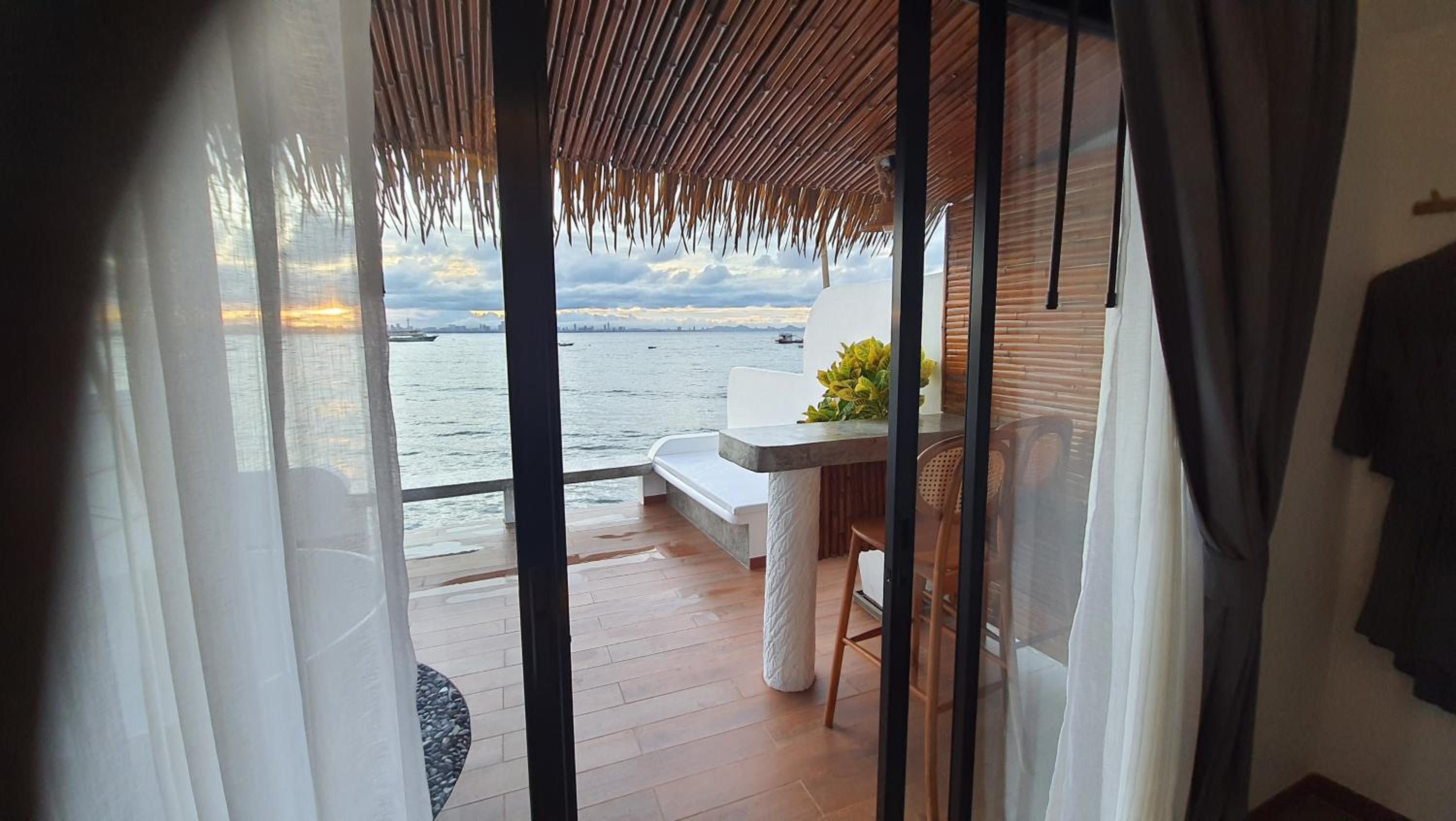 King Suite with Sea View - Photo 14