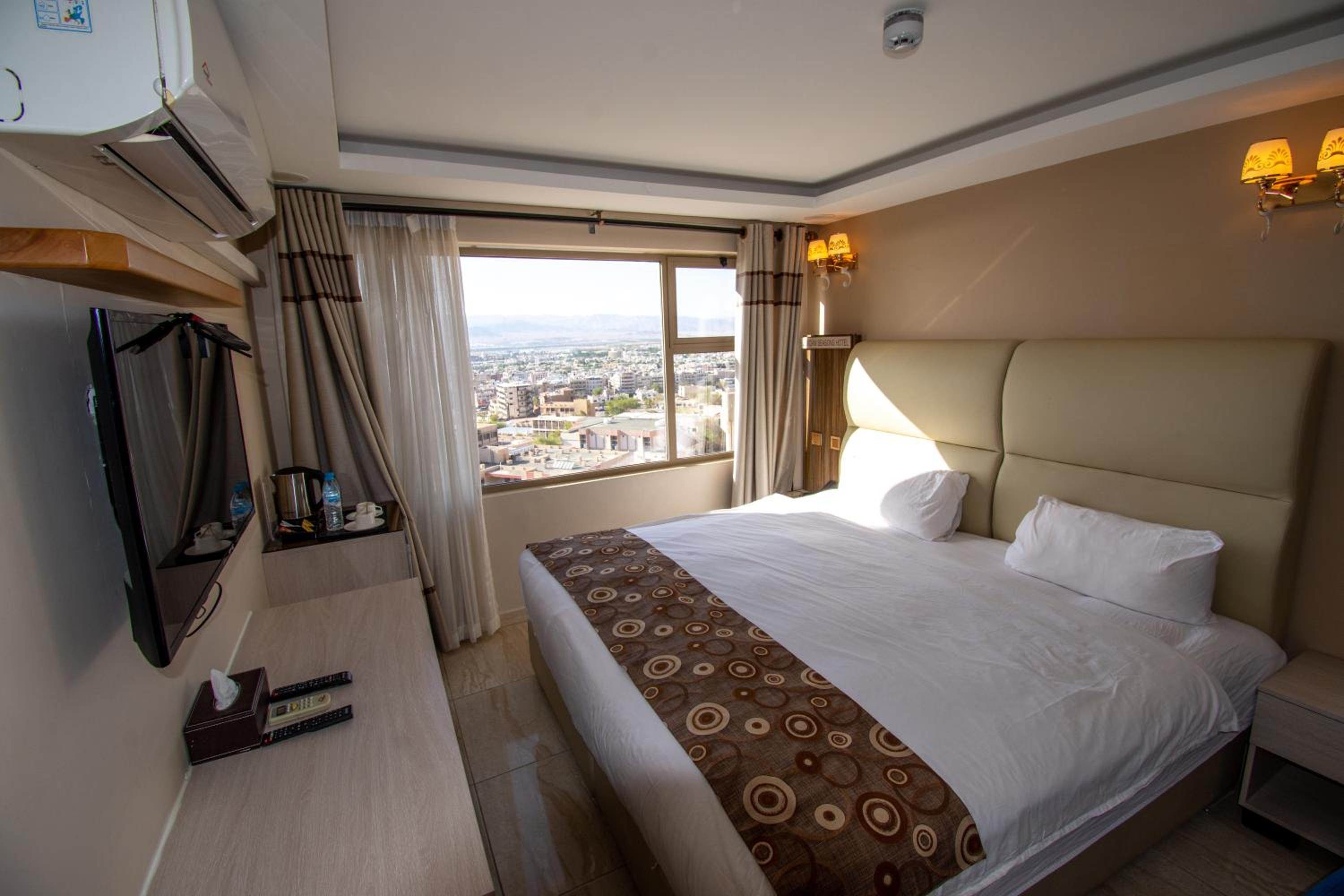 Deluxe Double Room with Sea View - Photo 7