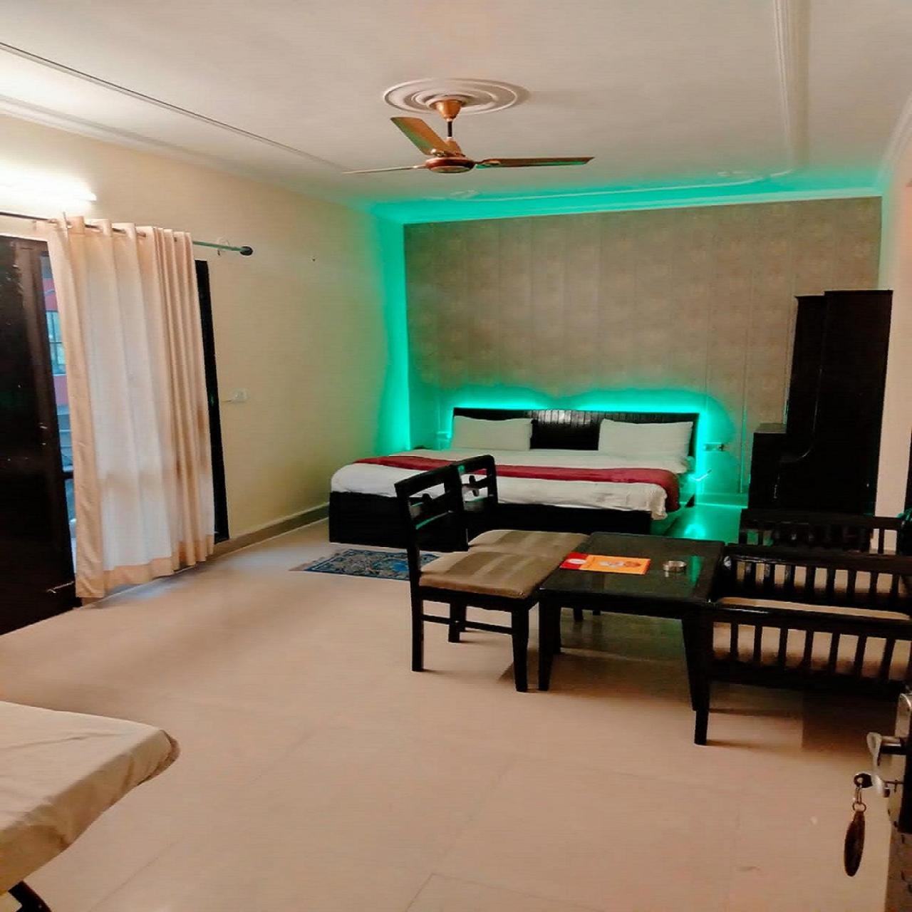 Family Room photo 1