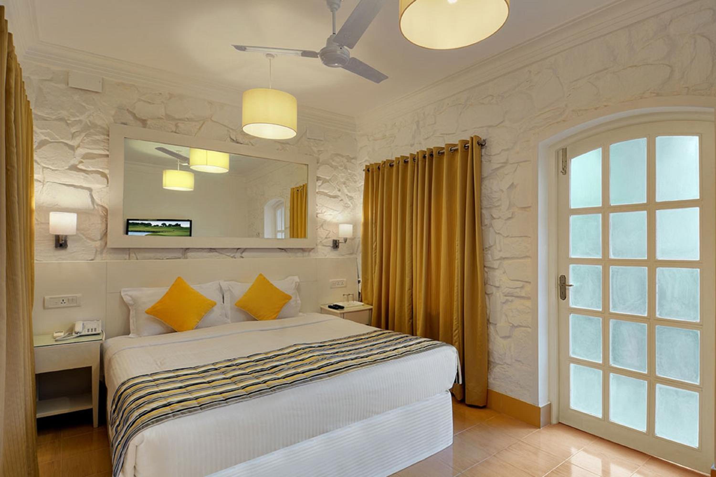 Standard Double Room - Photo 8