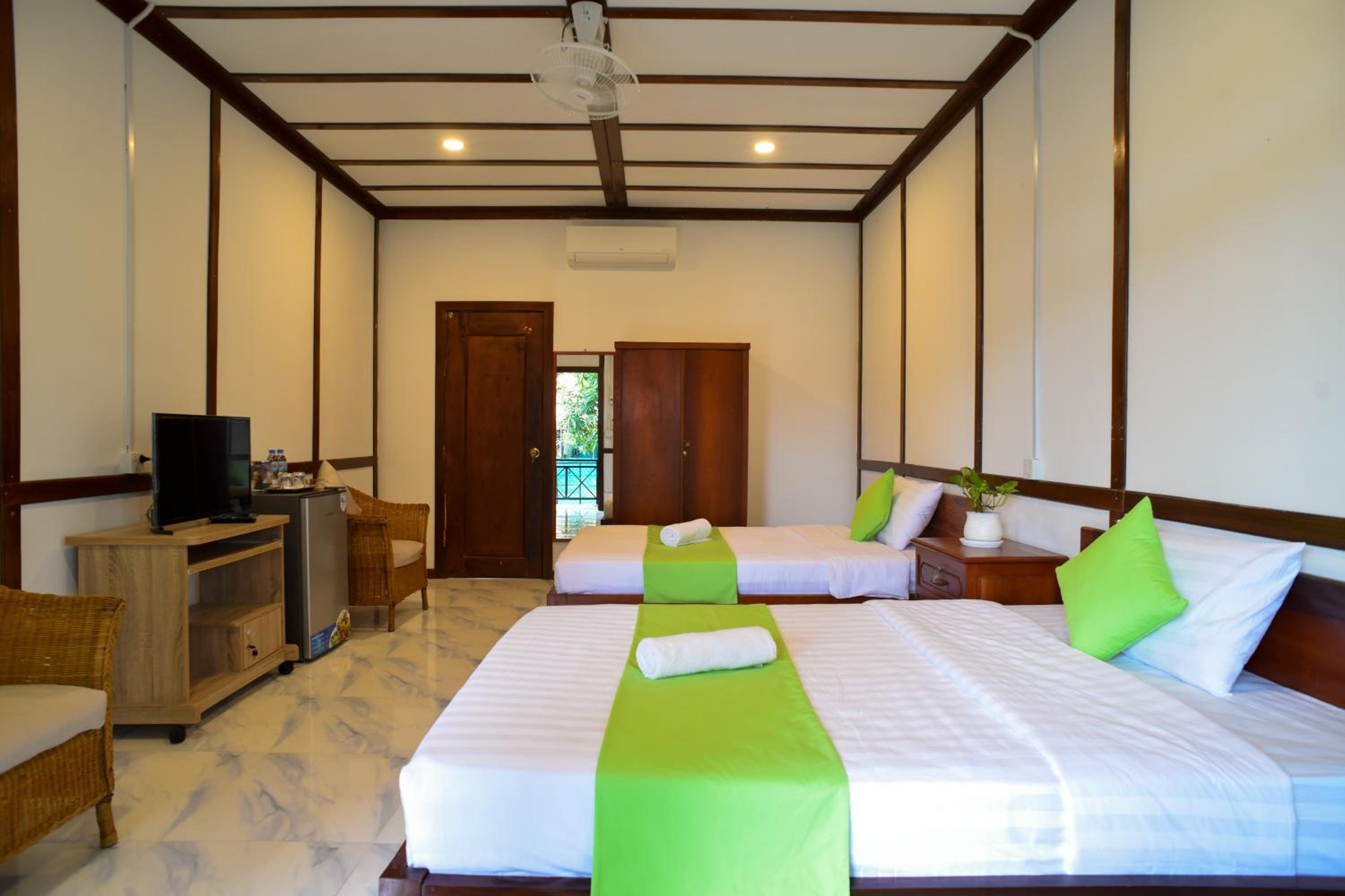 Deluxe Bungalow with Garden View