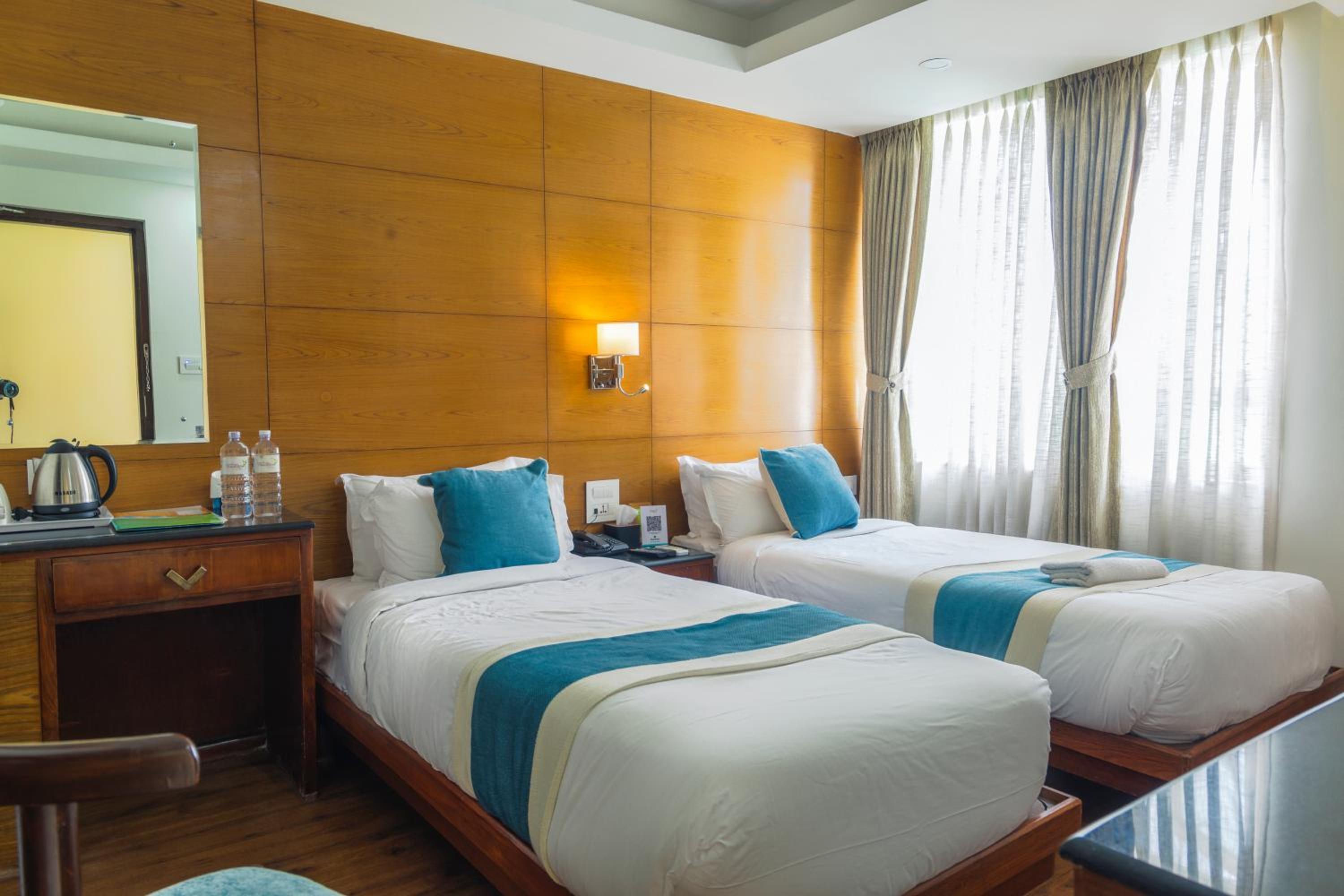 Standard Twin Room - Photo 2
