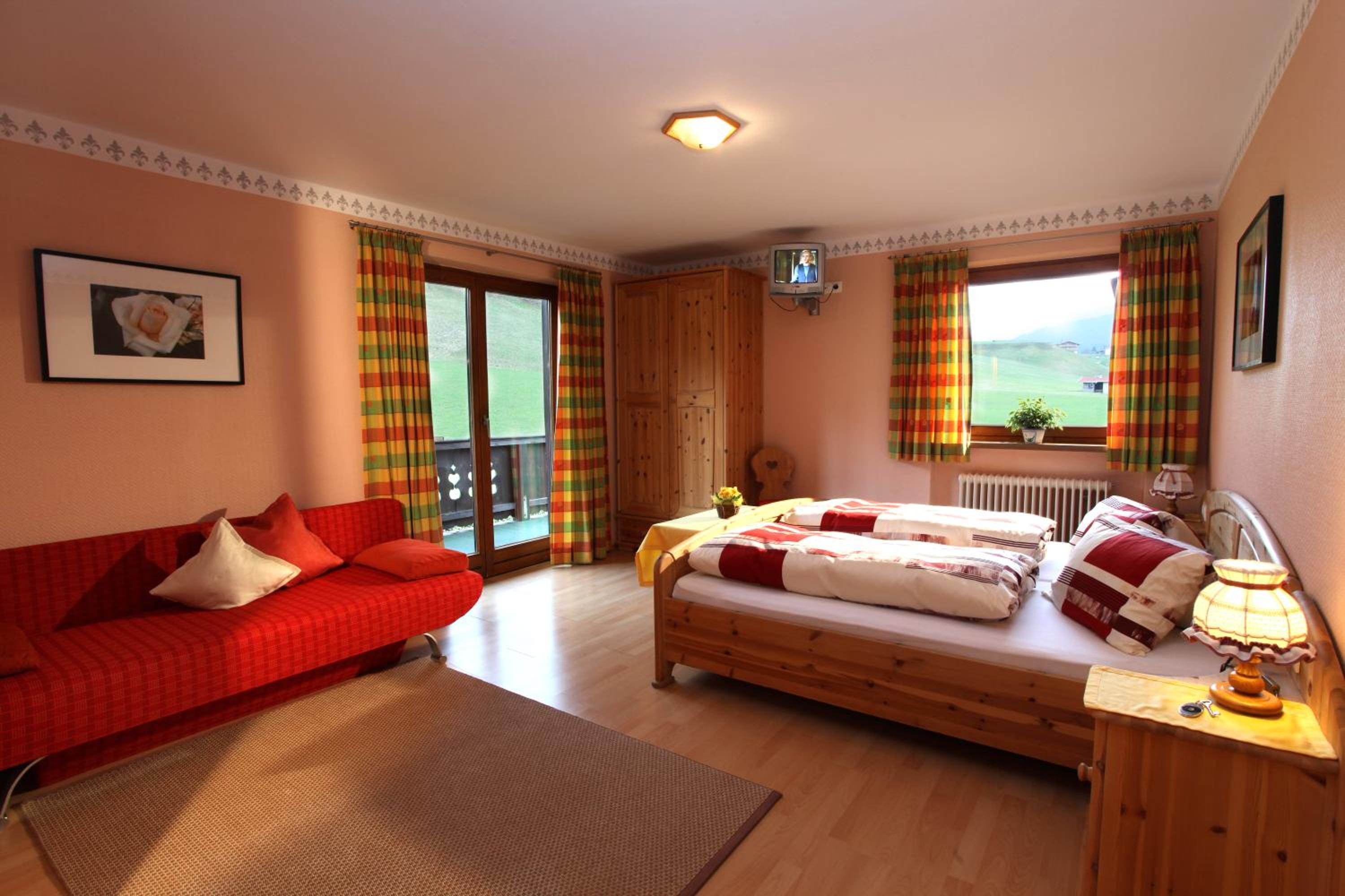 Family Room photo 2