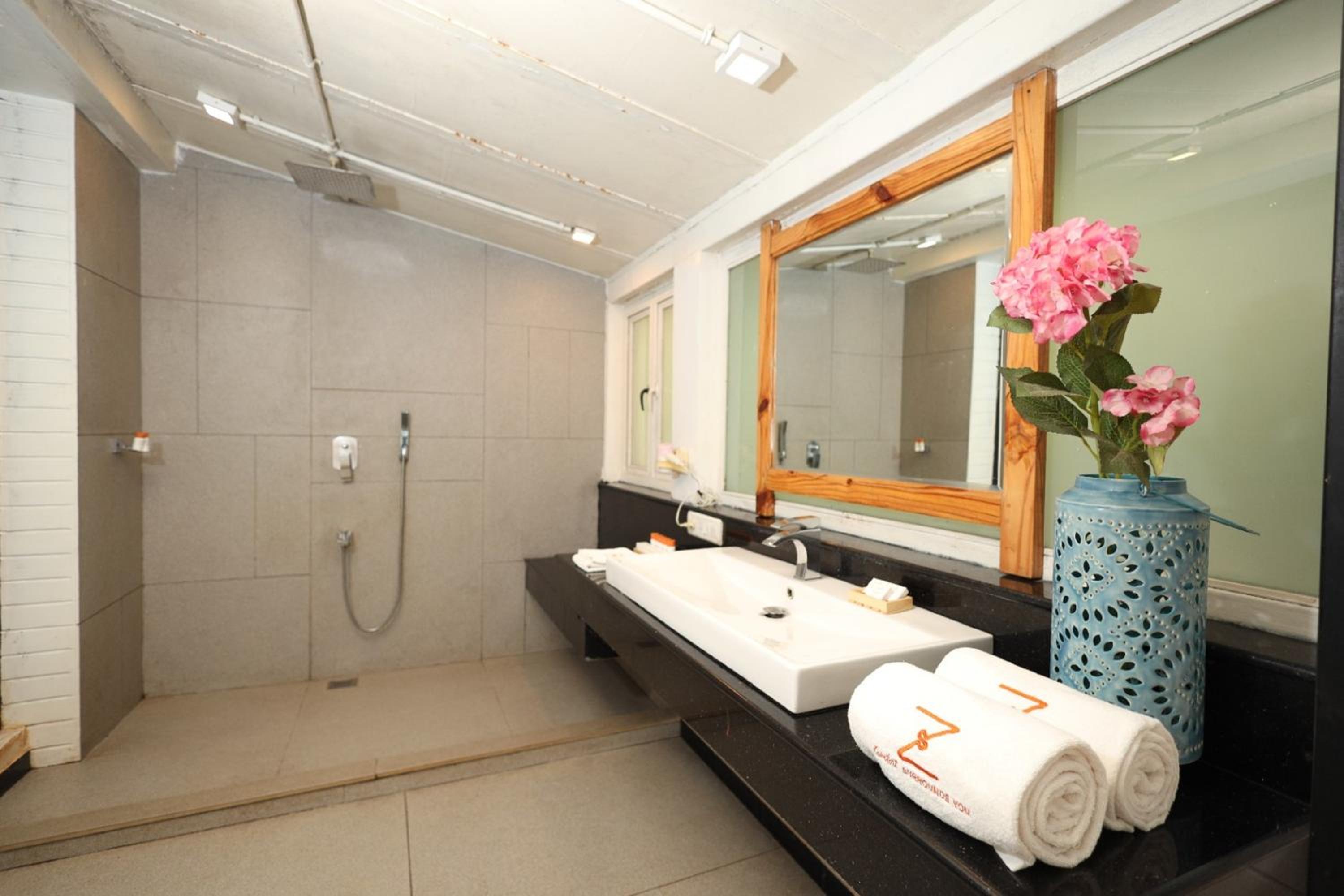 Premium Room - Photo 11