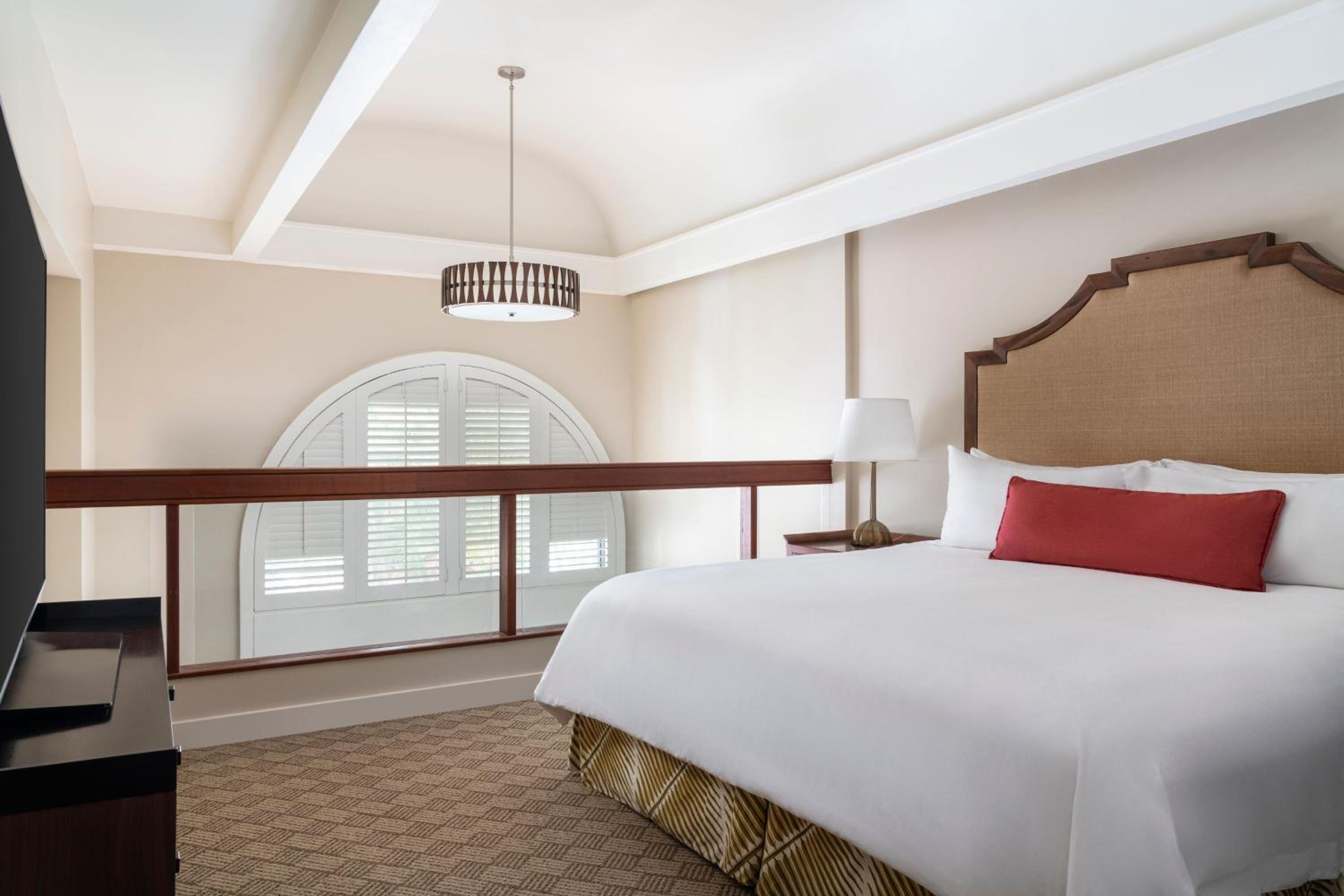 Mailani Loft Suite King
