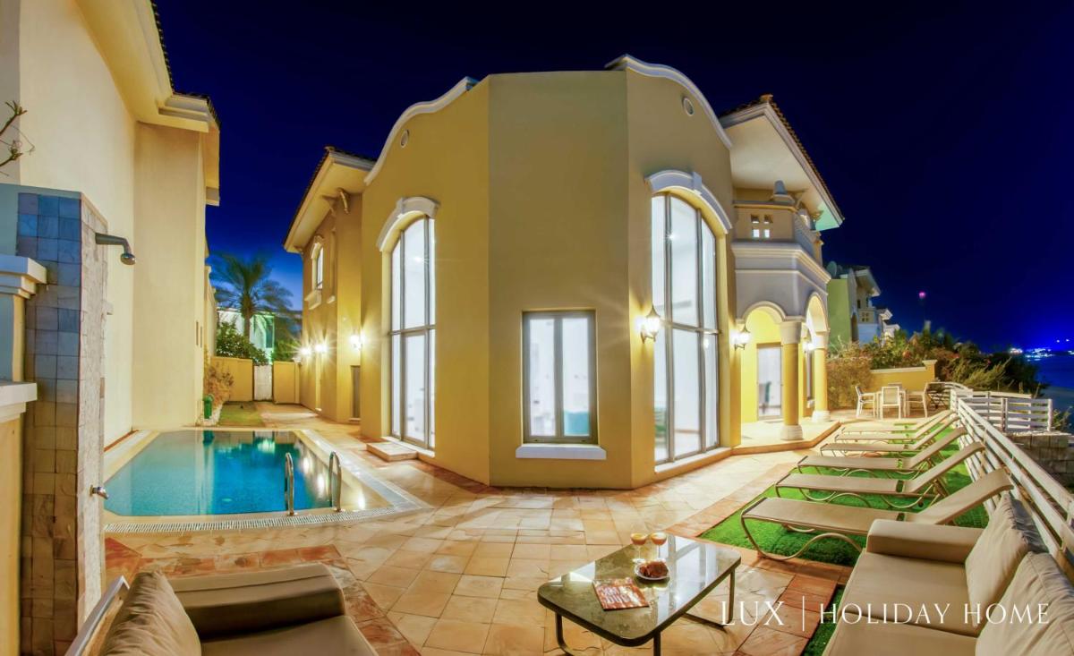 Villa photo 2