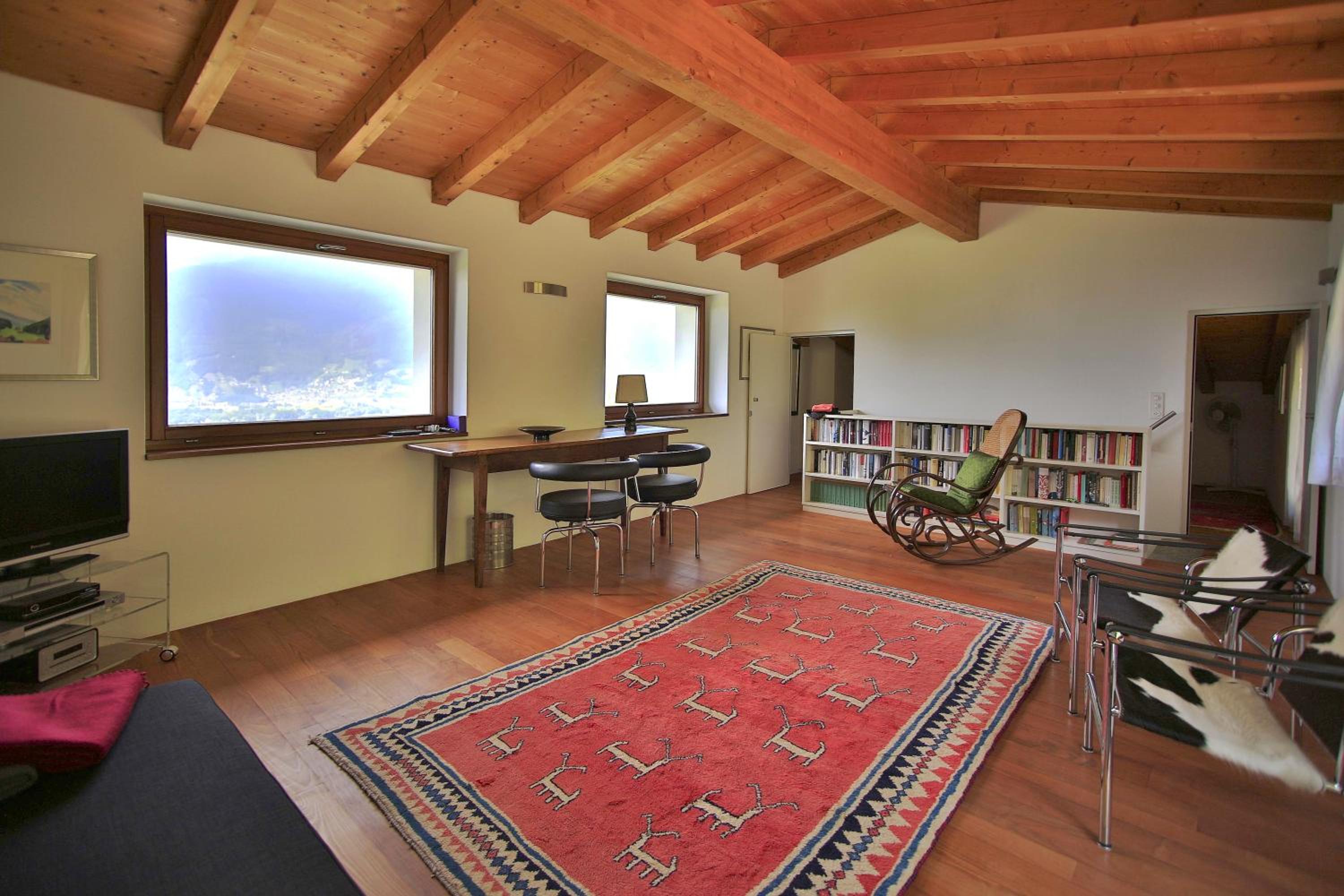 One-Bedroom House photo 1