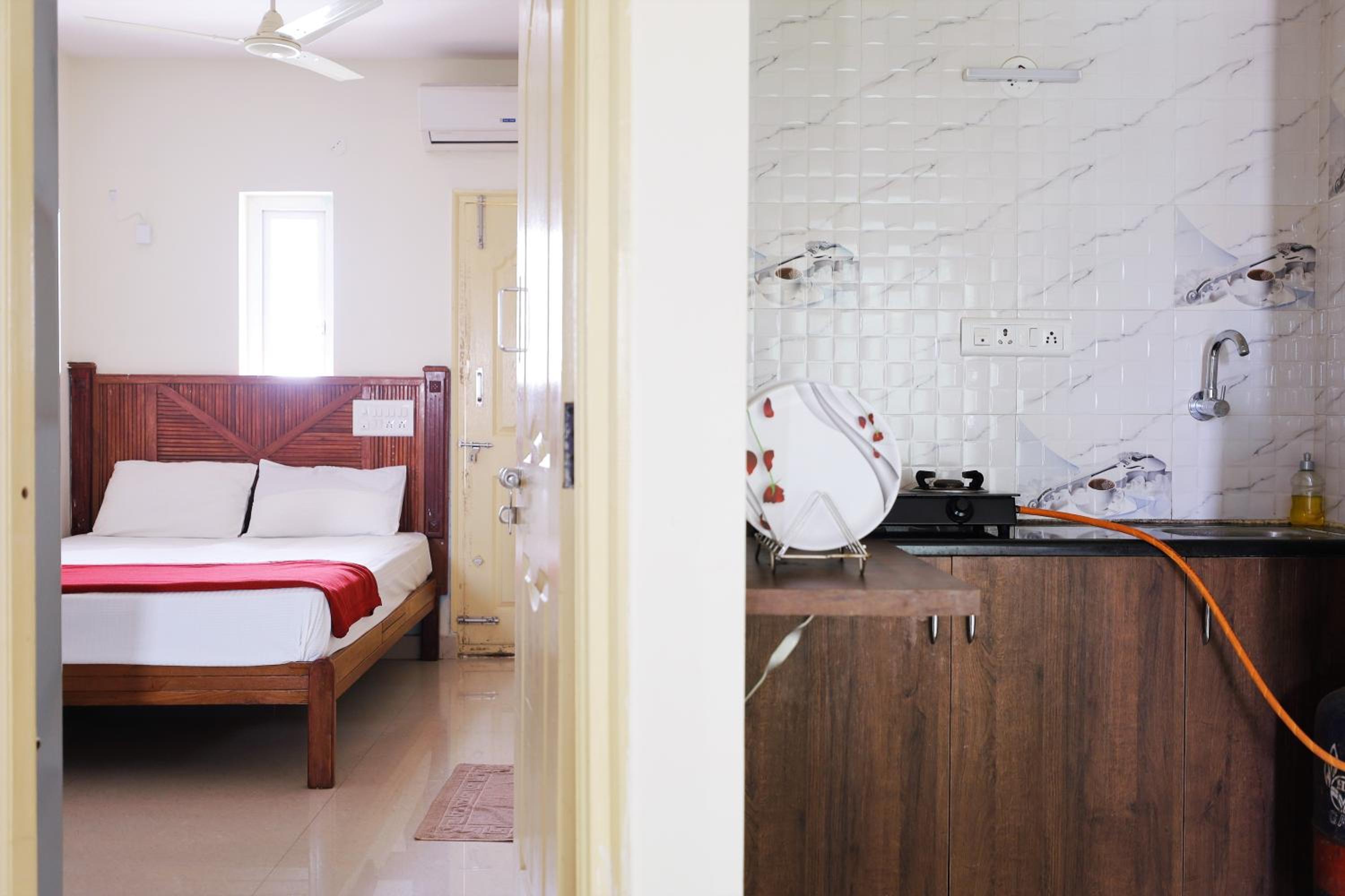 One-Bedroom Apartment - Photo 10