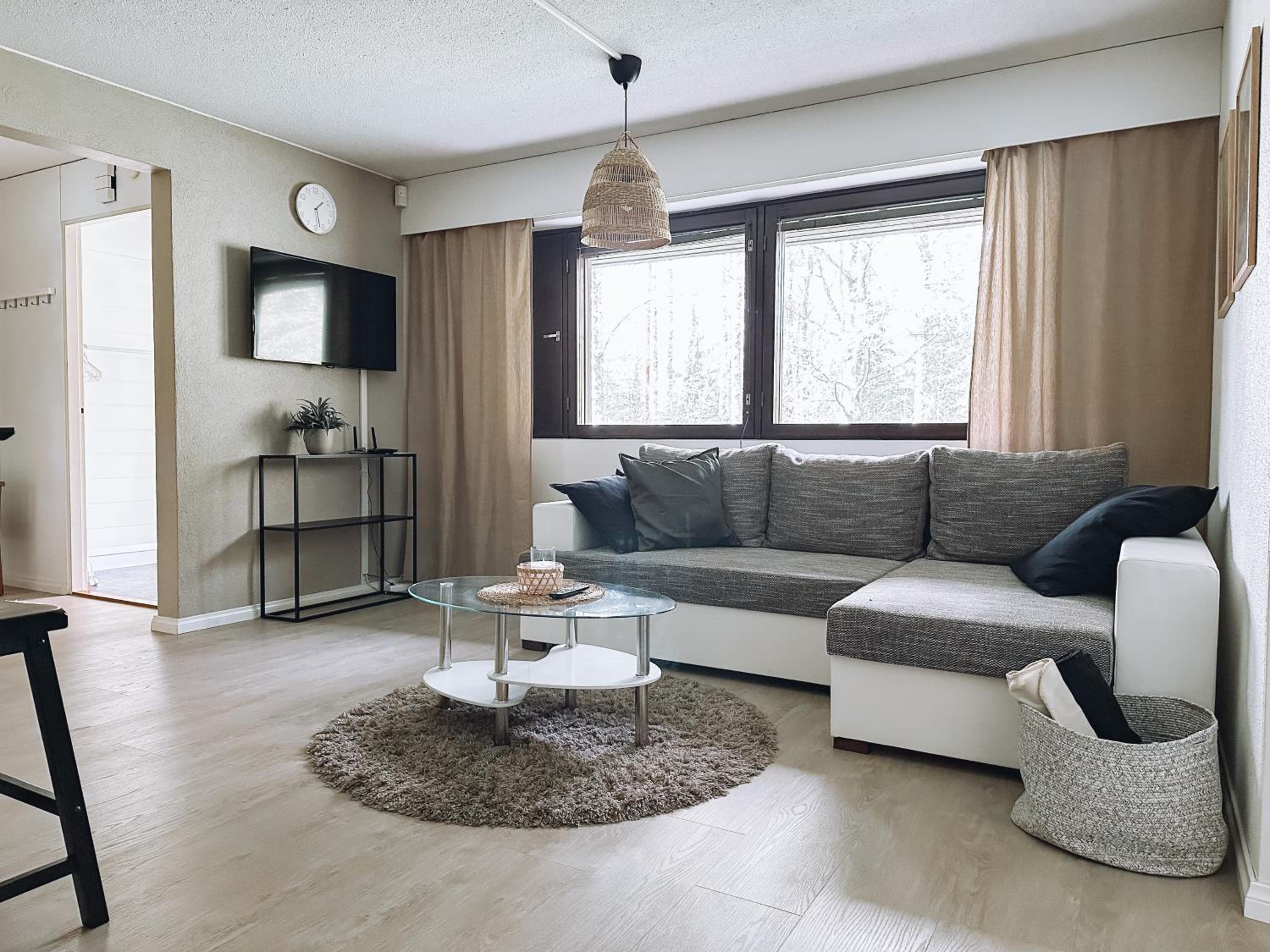 One-Bedroom Apartment photo 1