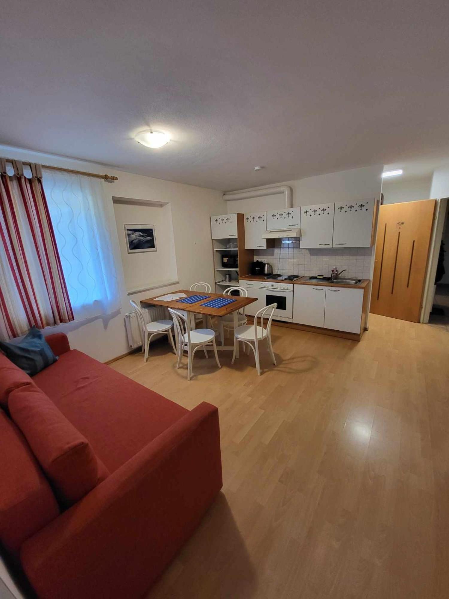 Apartment with Terrace - Photo 2