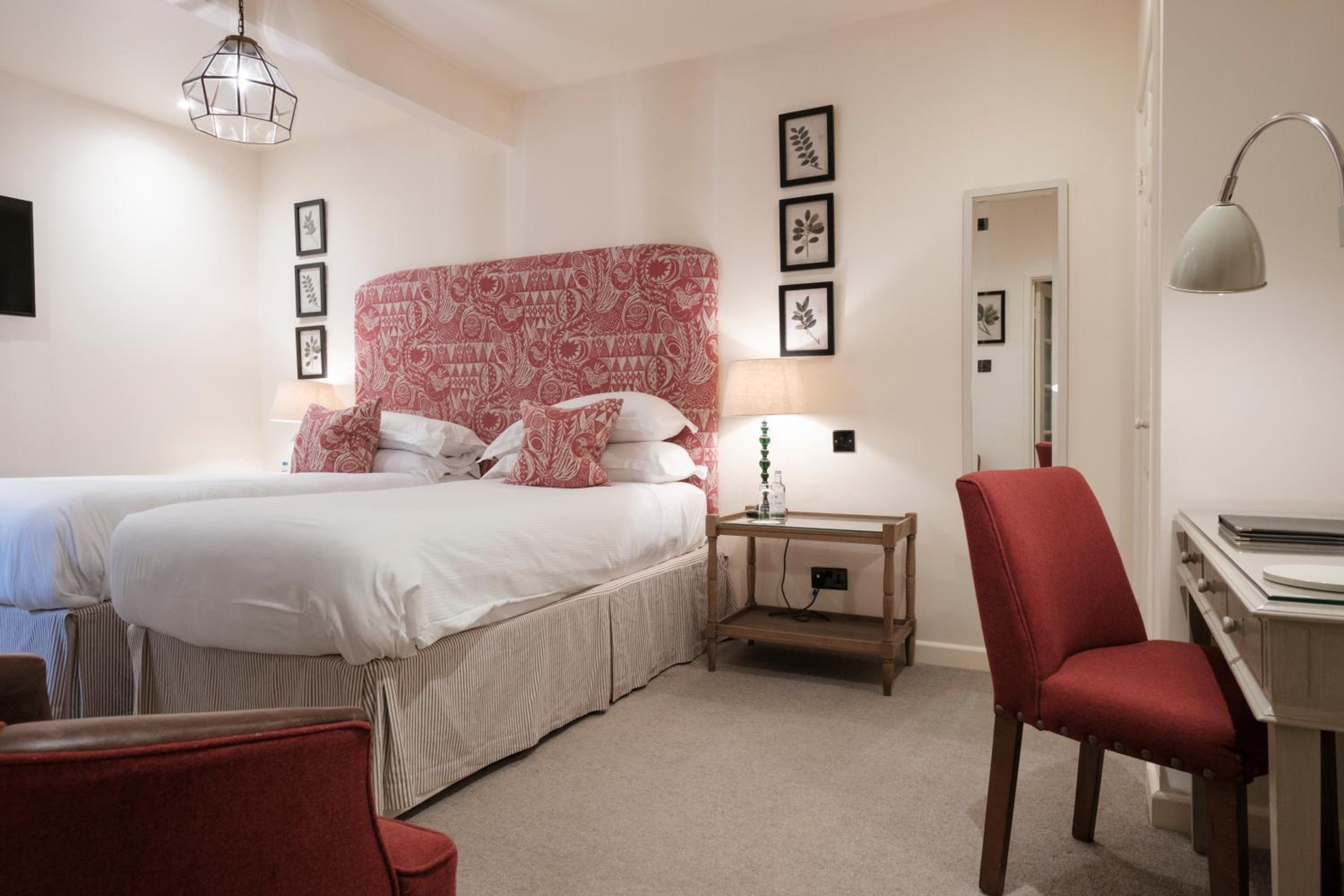 Classic Double or Twin Room with wet room photo 1