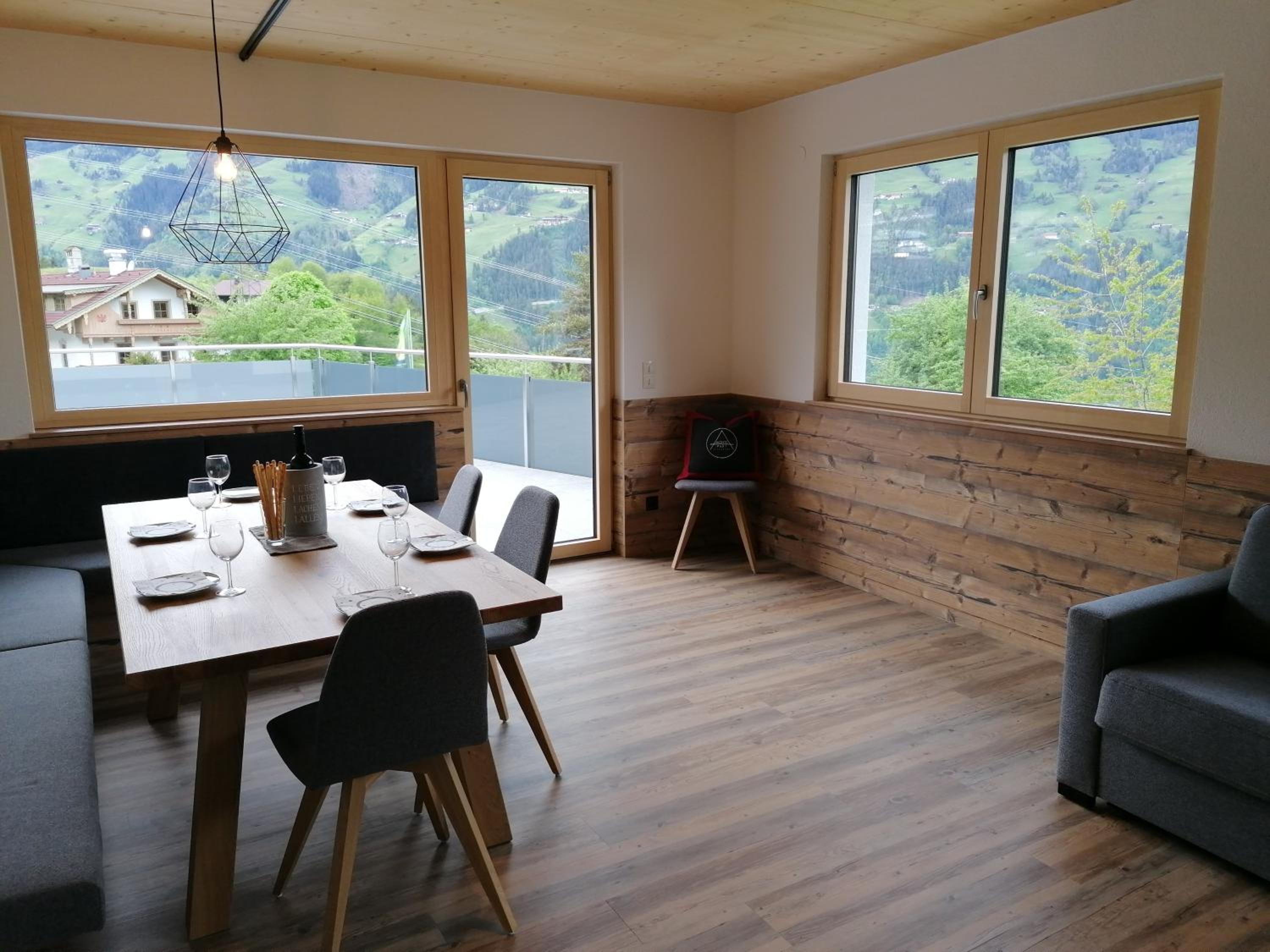 Apartment with Terrace - Photo 16