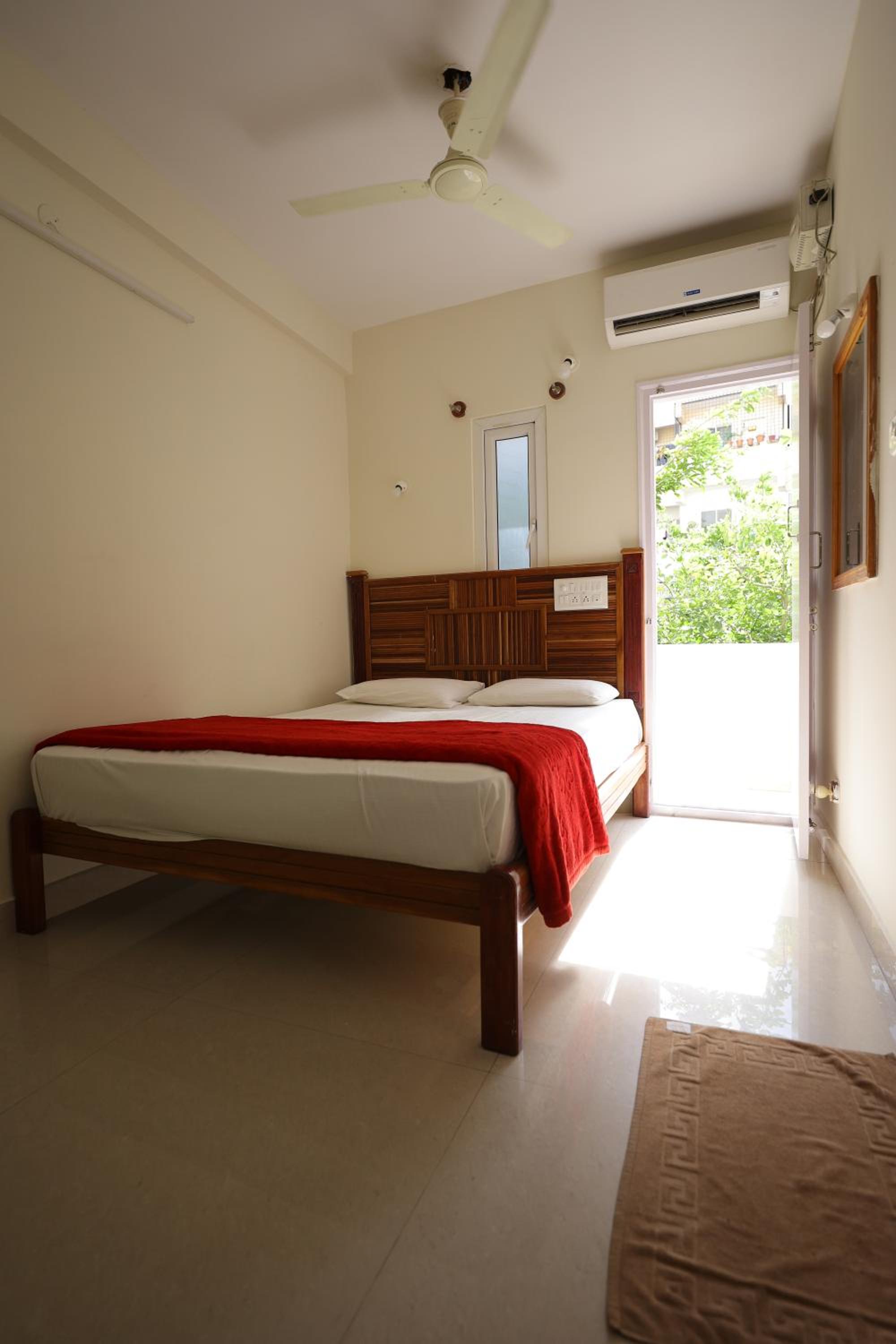 One-Bedroom Apartment - Photo 5