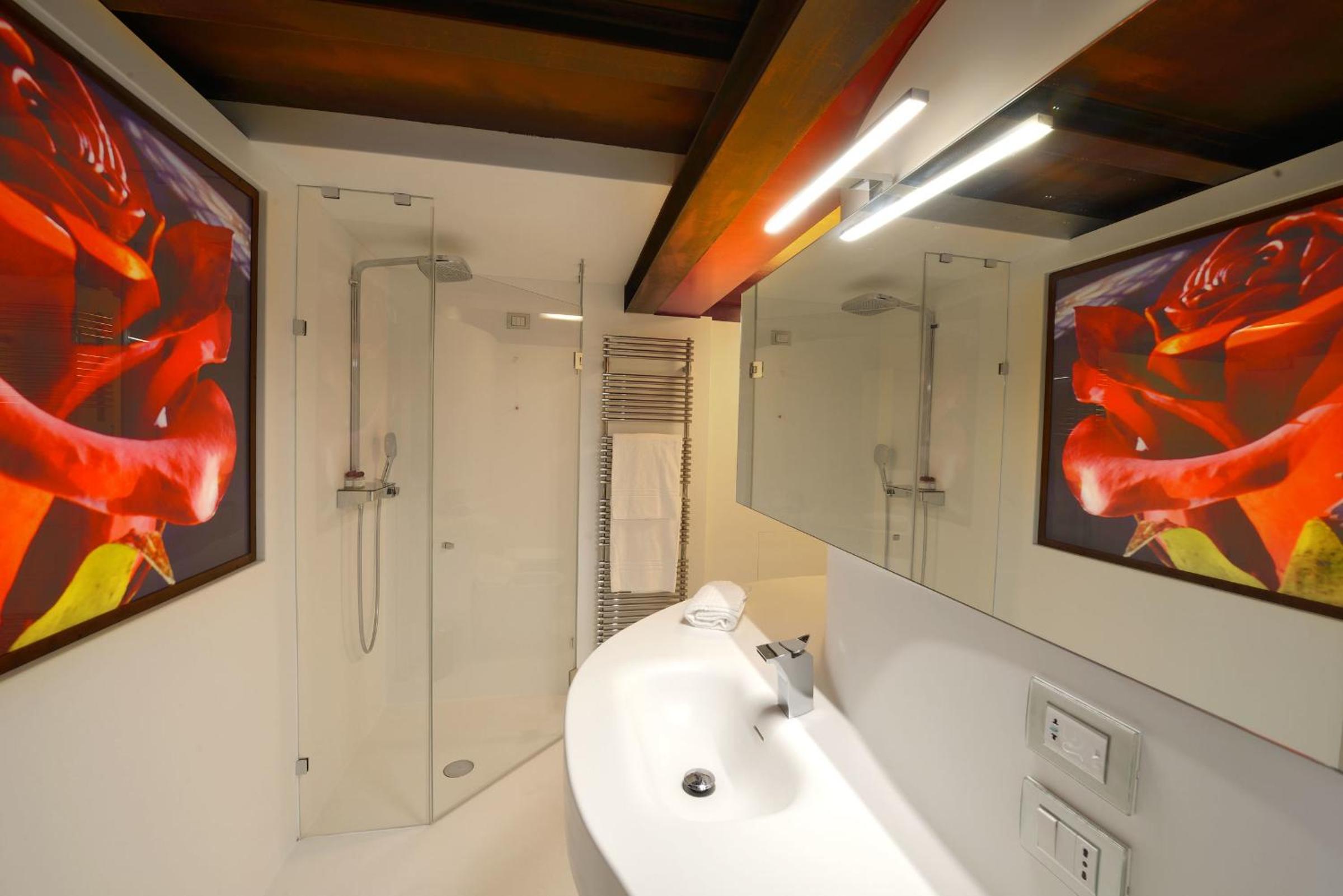 Deluxe Double Room with Balcony and Arena View - Separate building - Photo 5