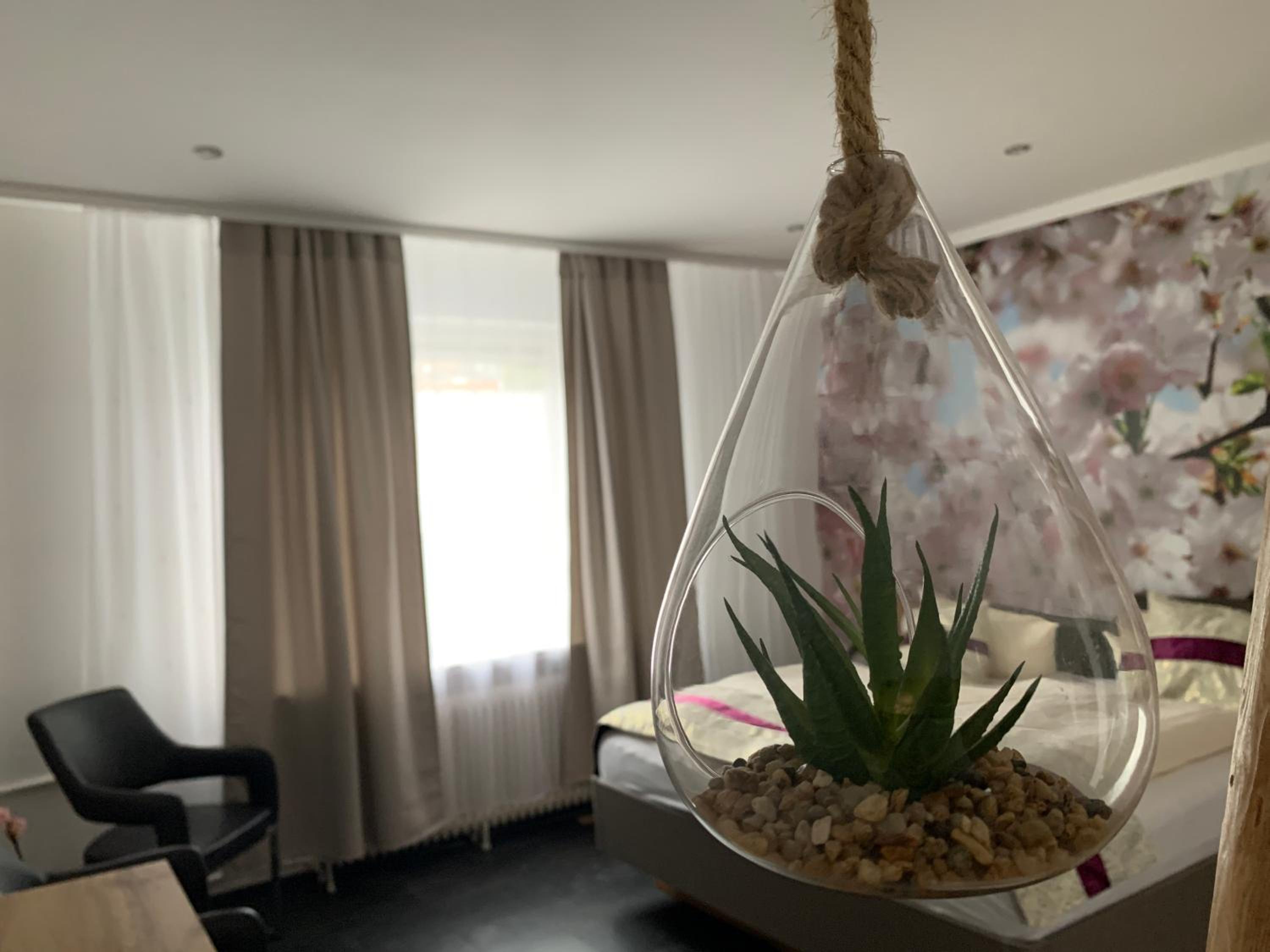 Junior Suite with Balcony - Photo 4