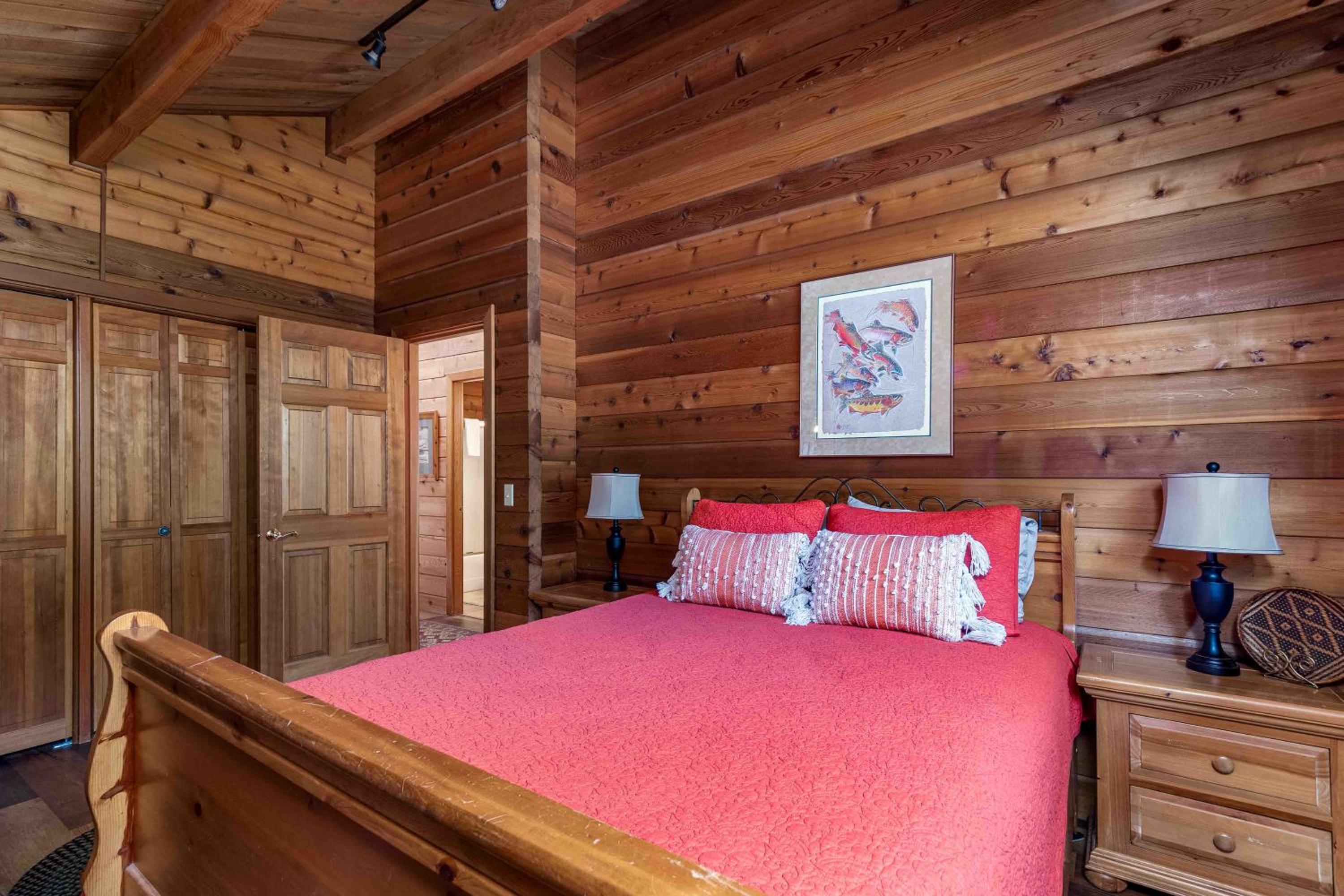 Three-Bedroom House photo 2