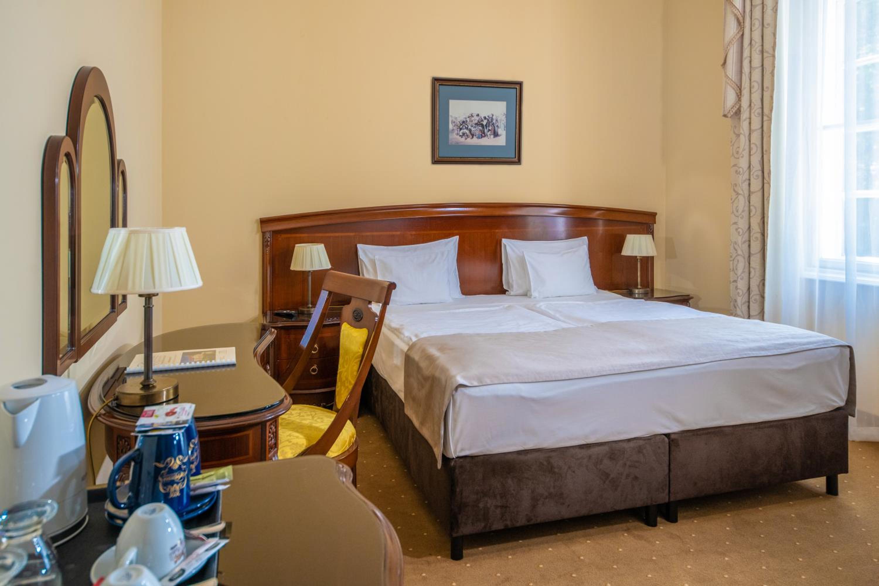 Standard Double Room - Castle